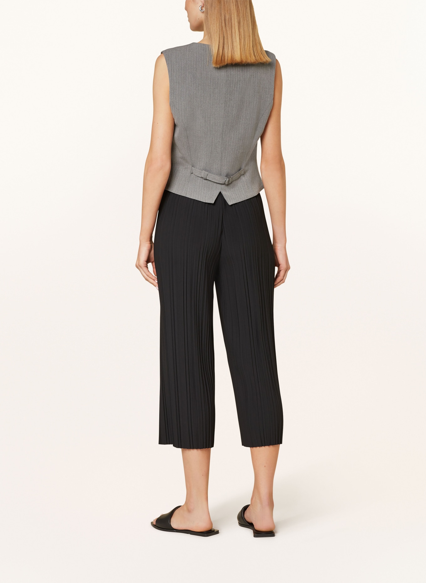 s.Oliver BLACK LABEL 7/8 pleated trousers, Color: BLACK (Image 3)