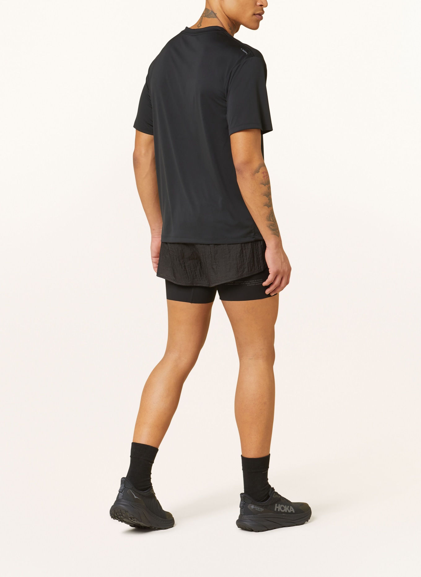 SATISFY Running shirt AURALITE™, Color: BLACK (Image 3)