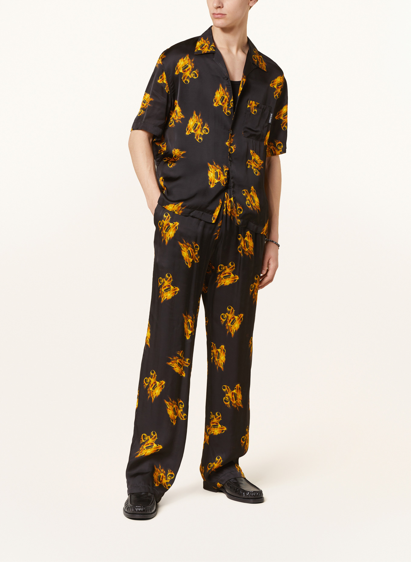 Palm Angels Resort shirt comfort fit made of satin, Color: BLACK/ GOLD (Image 2)