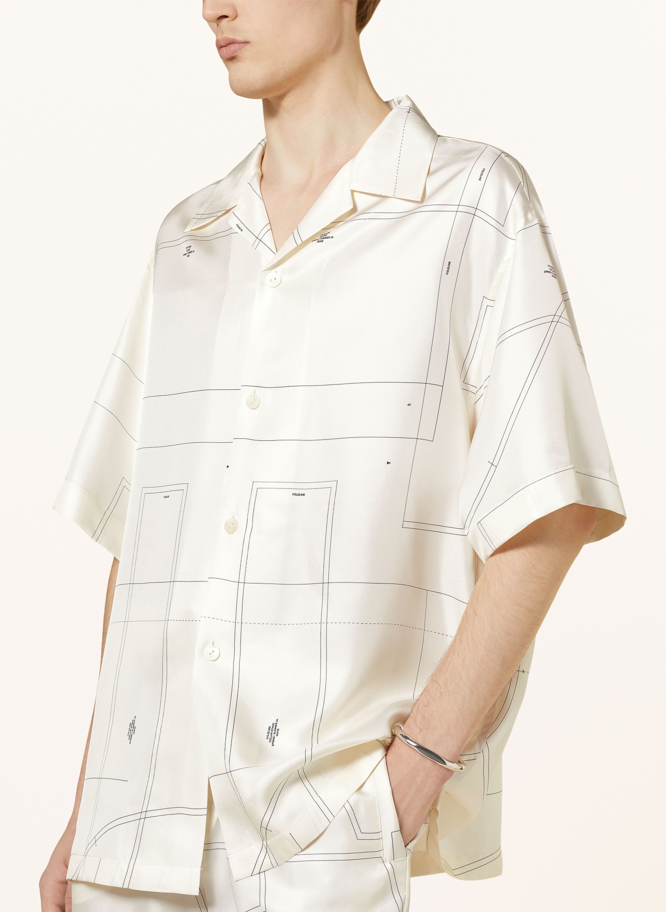 RÓHE Resort shirt comfort fit in silk, Color: ECRU/ BLACK (Image 4)