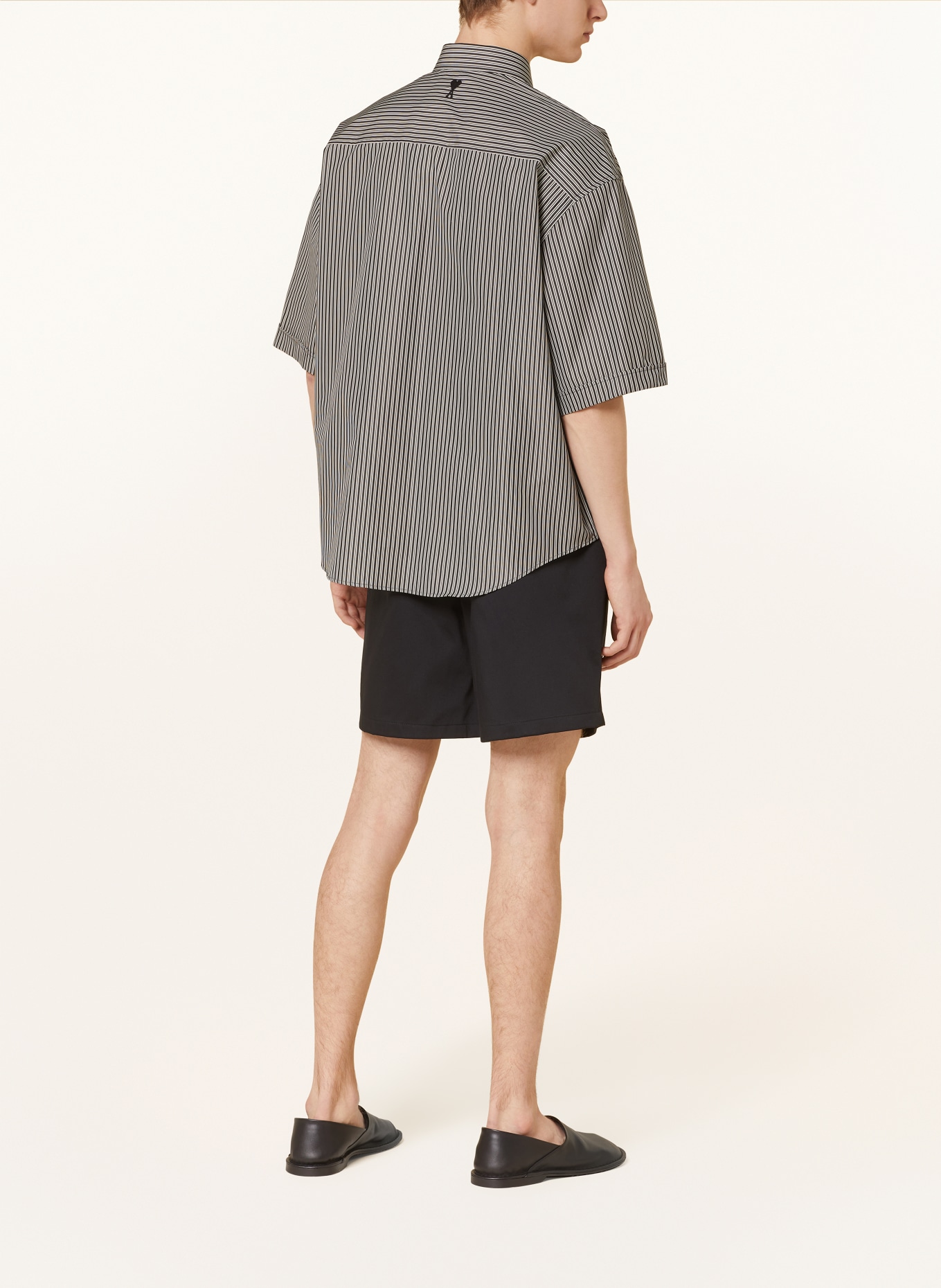 AMI PARIS Kurzarm-Hemd Comfort Fit, Farbe: SCHWARZ/ ECRU (Bild 3)