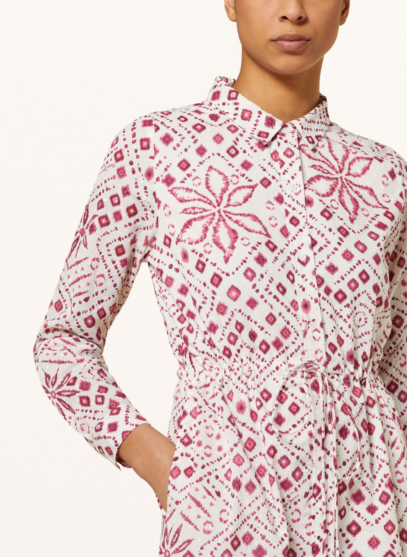 Pepe Jeans Shirt dress PAZ with glitter thread, Color: WHITE/ DARK RED/ LIGHT RED (Image 4)