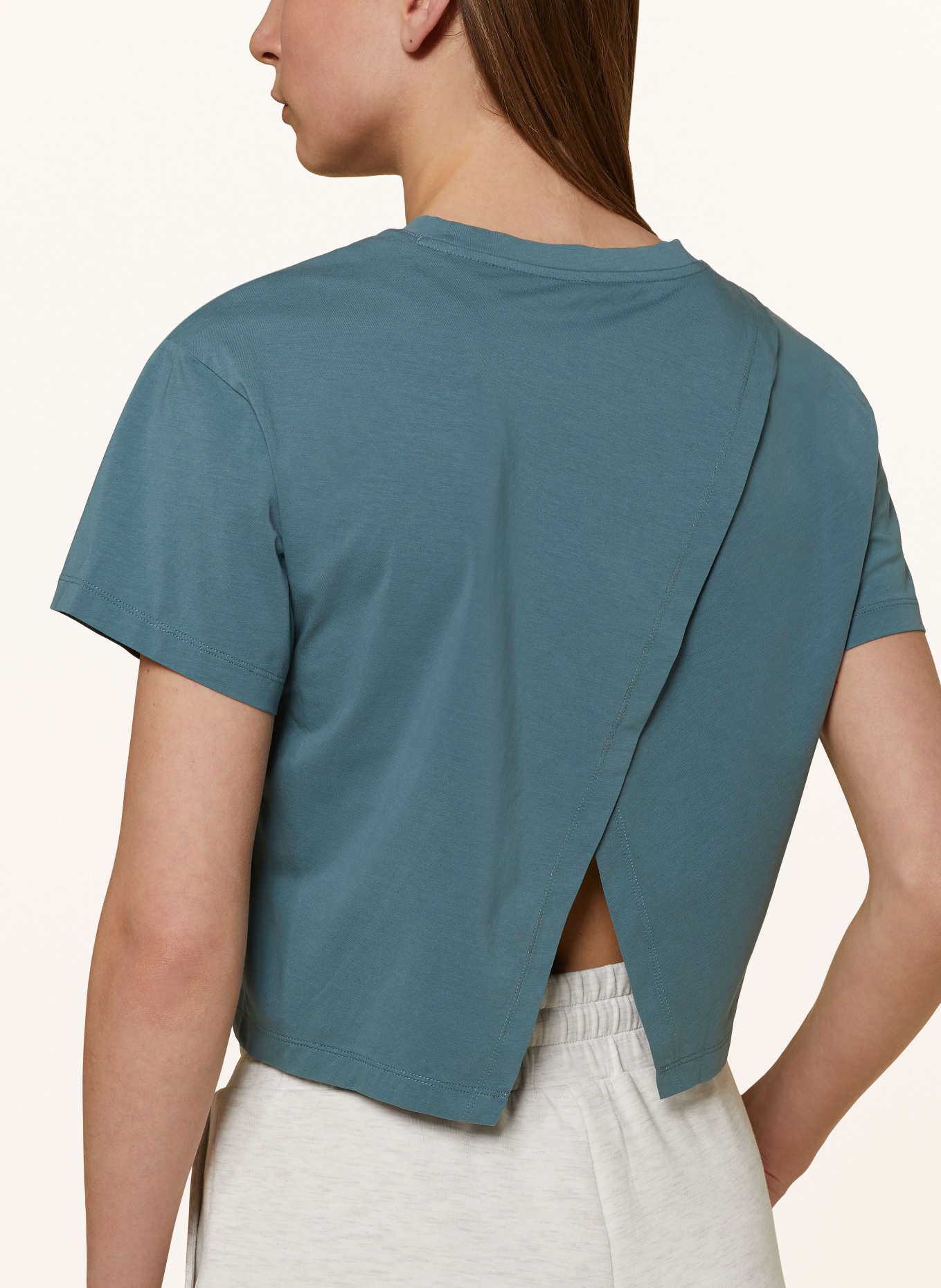 vuori T-shirt FEATHER CROSS BACK, Color: TEAL (Image 4)