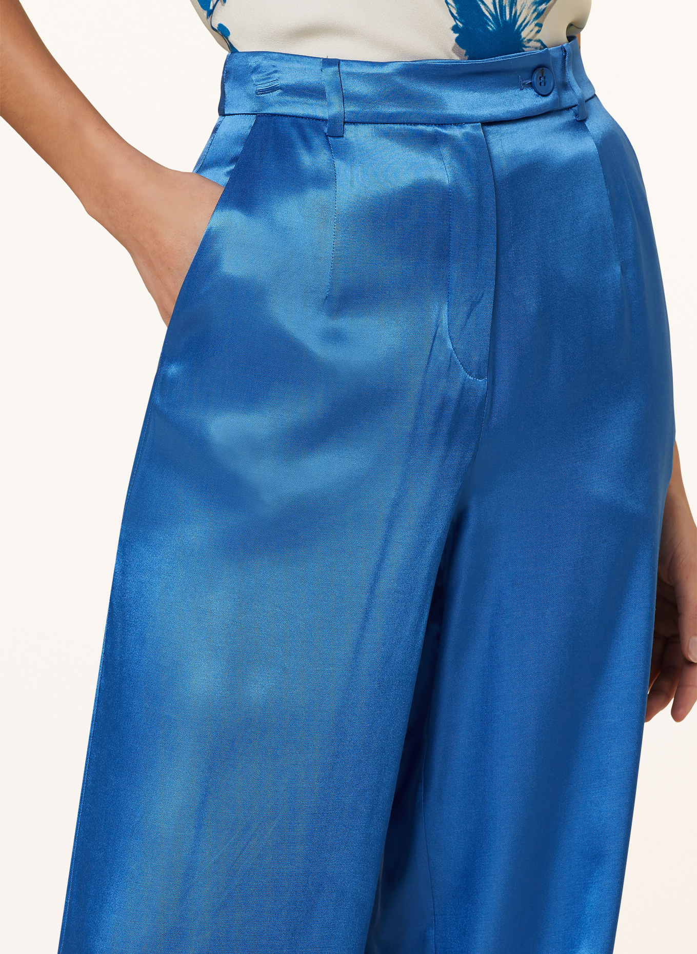 STUDIO AR Marlenehose ESMA aus Satin, Farbe: BLAU (Bild 5)