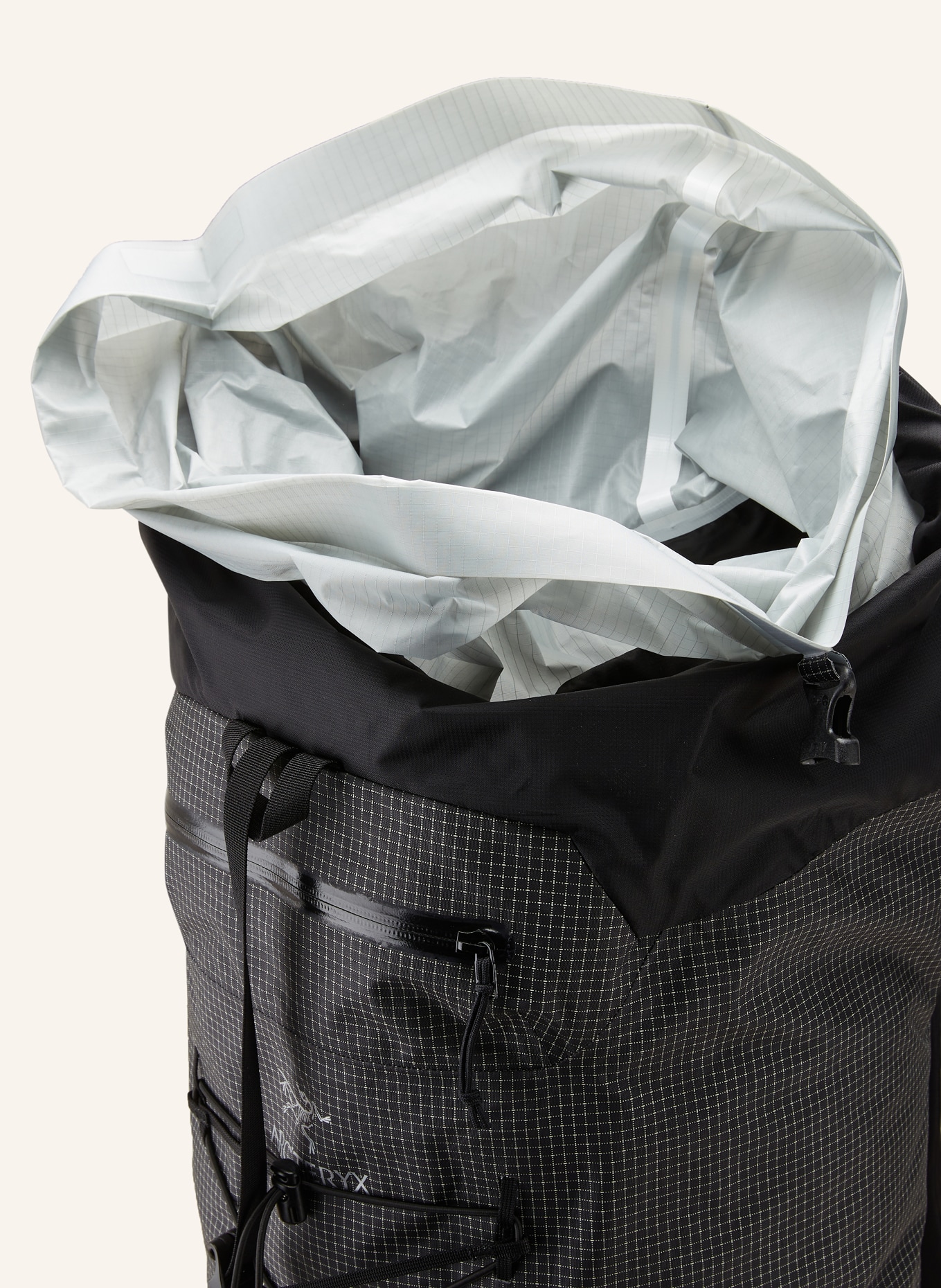 ARC'TERYX Backpack ALPHA FL 40 l, Color: BLACK/ WHITE (Image 3)