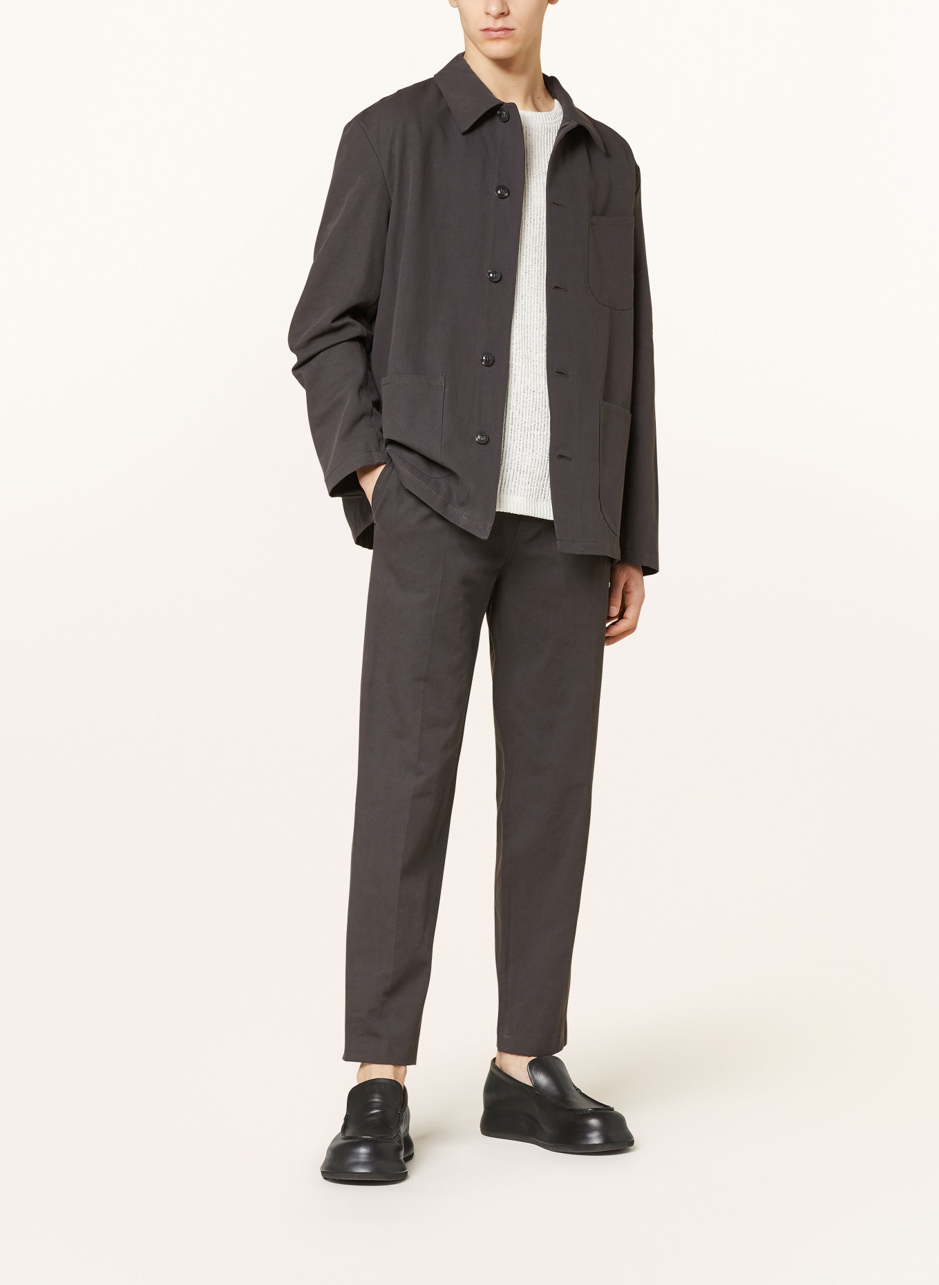 A.P.C. Jogger style pants PIETER in straight fit, Color: DARK GRAY (Image 2)