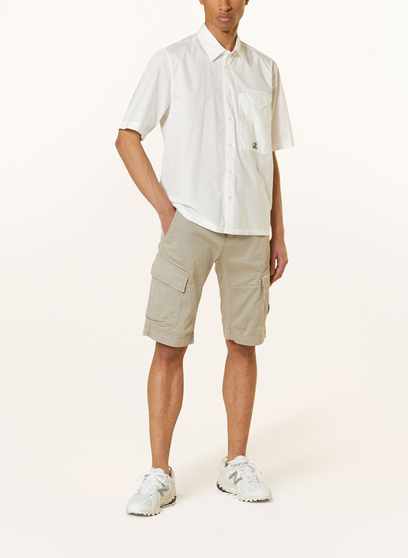 C.P. COMPANY Koszula z krótkim rękawem comfort fit, Kolor: BIAŁY (Obrazek 2)