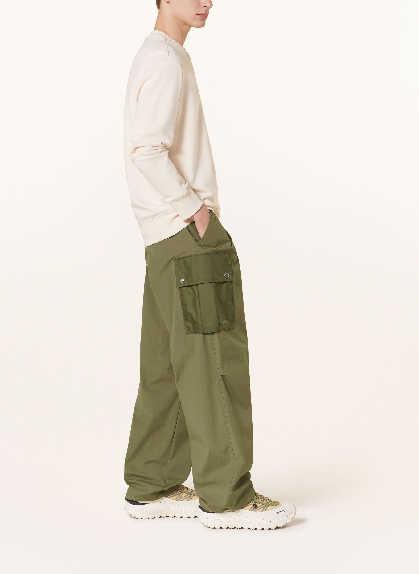 MONCLER Cargo pants, Color: OLIVE (Image 4)