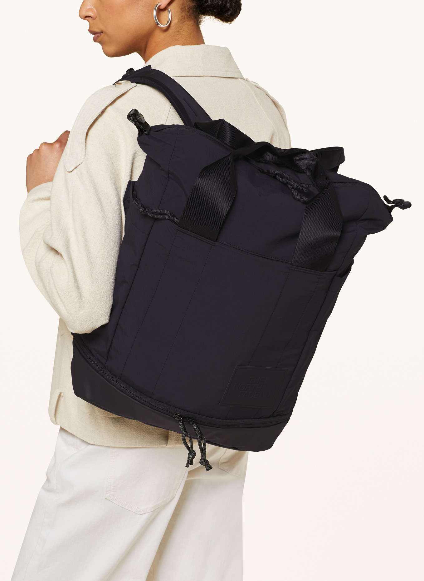 THE NORTH FACE Backpack NEVER STOP UTILITY 26 l with laptop compartment, Color: BLACK (Image 4)