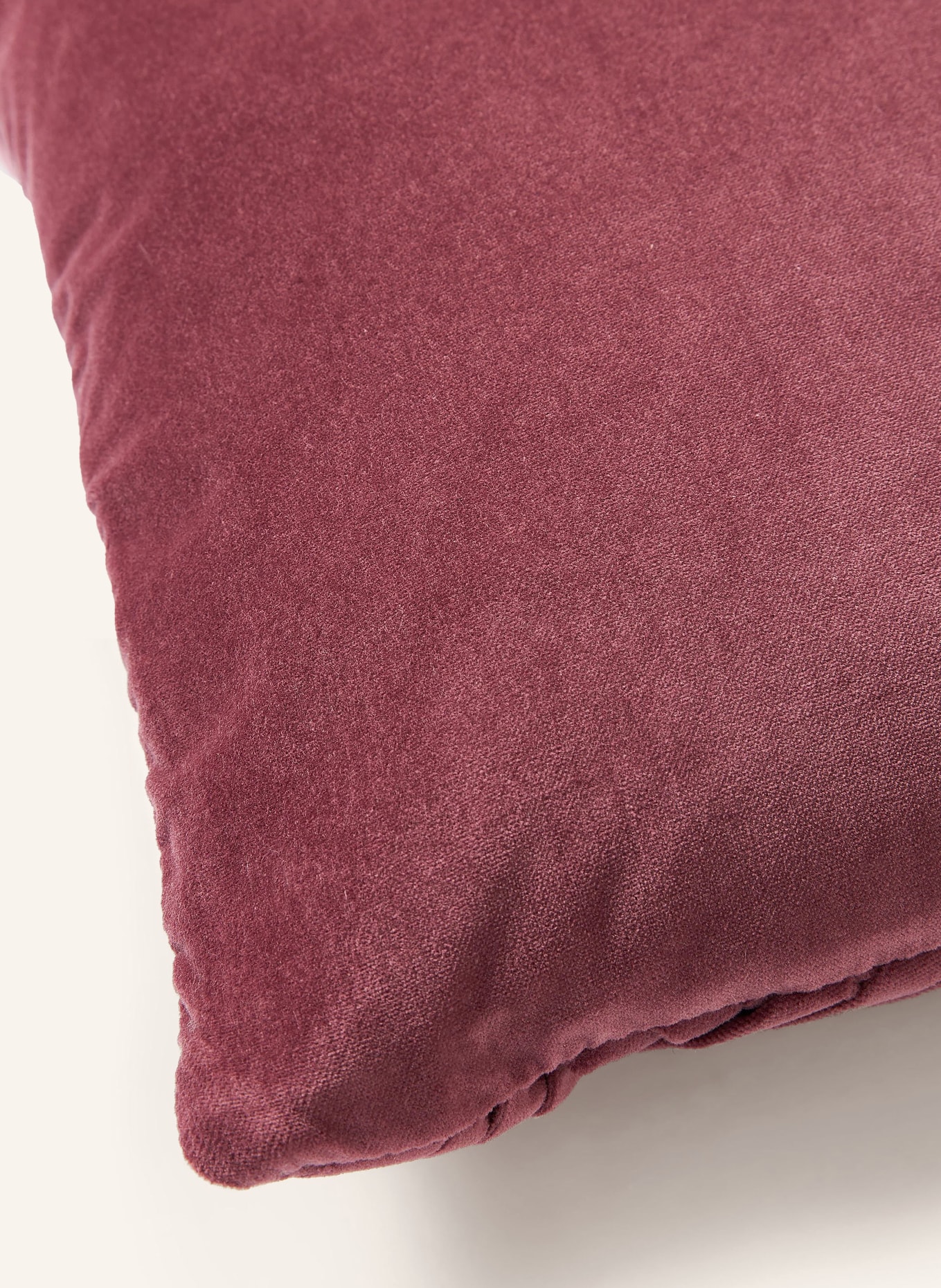 Westwing Collection Decorative cushion cover SINA in velvet, Color: DARK RED (Image 4)