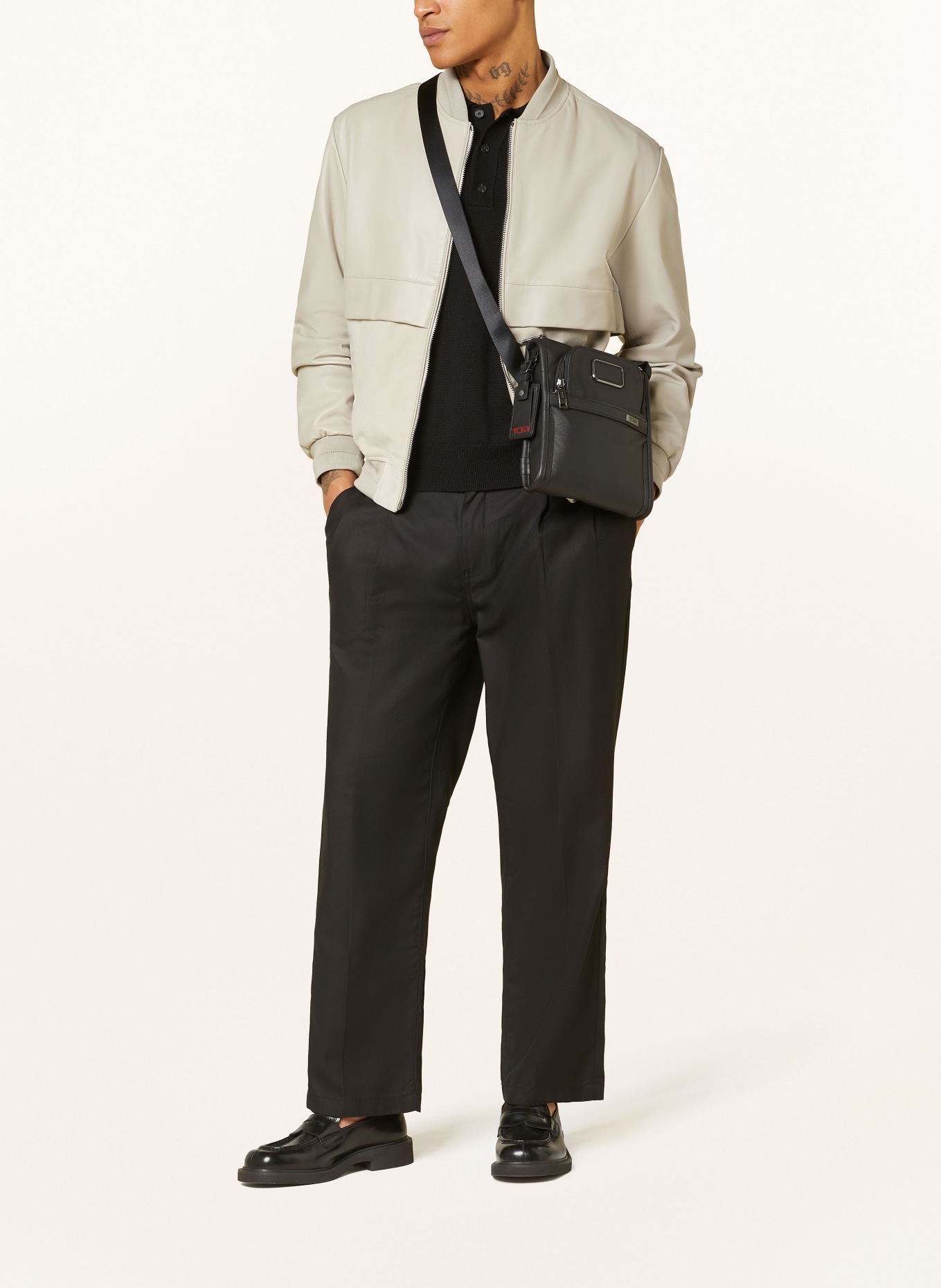 TUMI ALPHA Umhängetasche: SCHWARZ