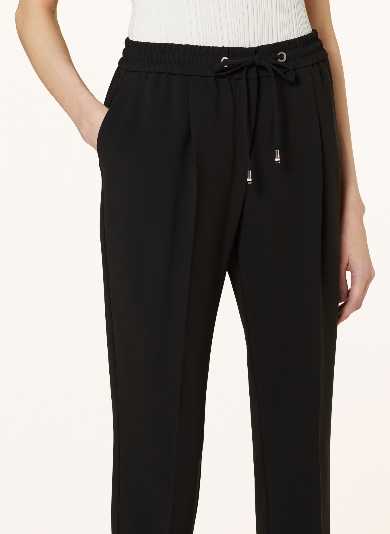 BOSS Trousers TARIYANAH in jogger style, Color: BLACK (Image 5)