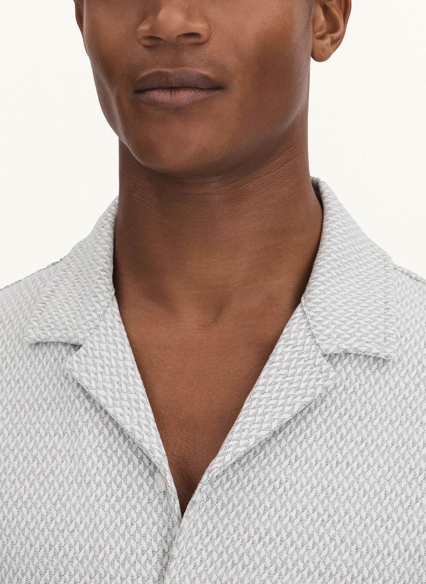 REISS Koszula z klapami BREWER slim fit z dżerseju, Kolor: JASNOCZARY/ BIAŁY (Obrazek 4)