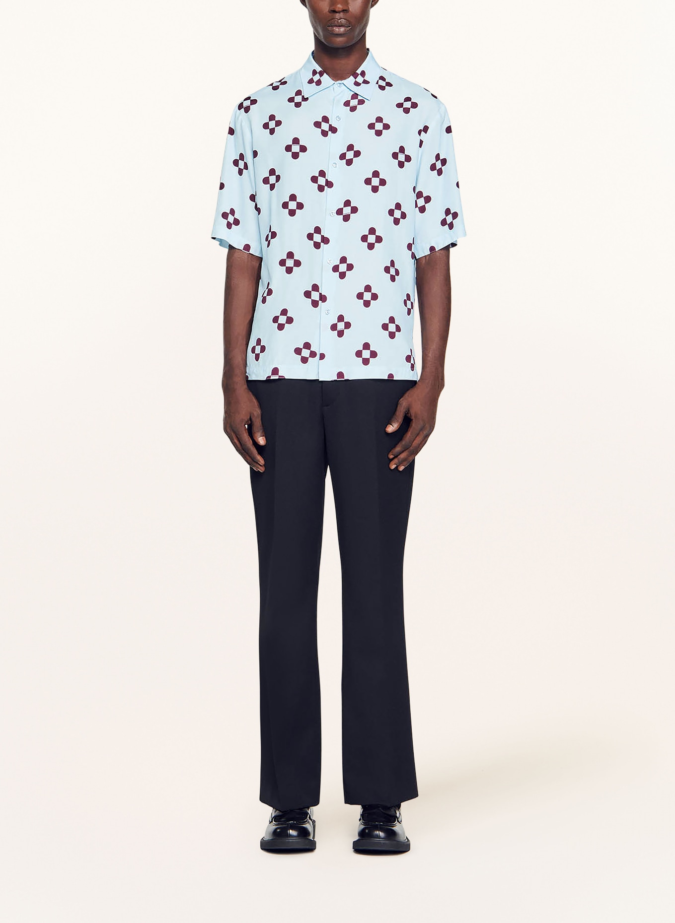 SANDRO Kurzarm-Hemd Slim Fit, Farbe: HELLBLAU/ DUNKELROT (Bild 2)