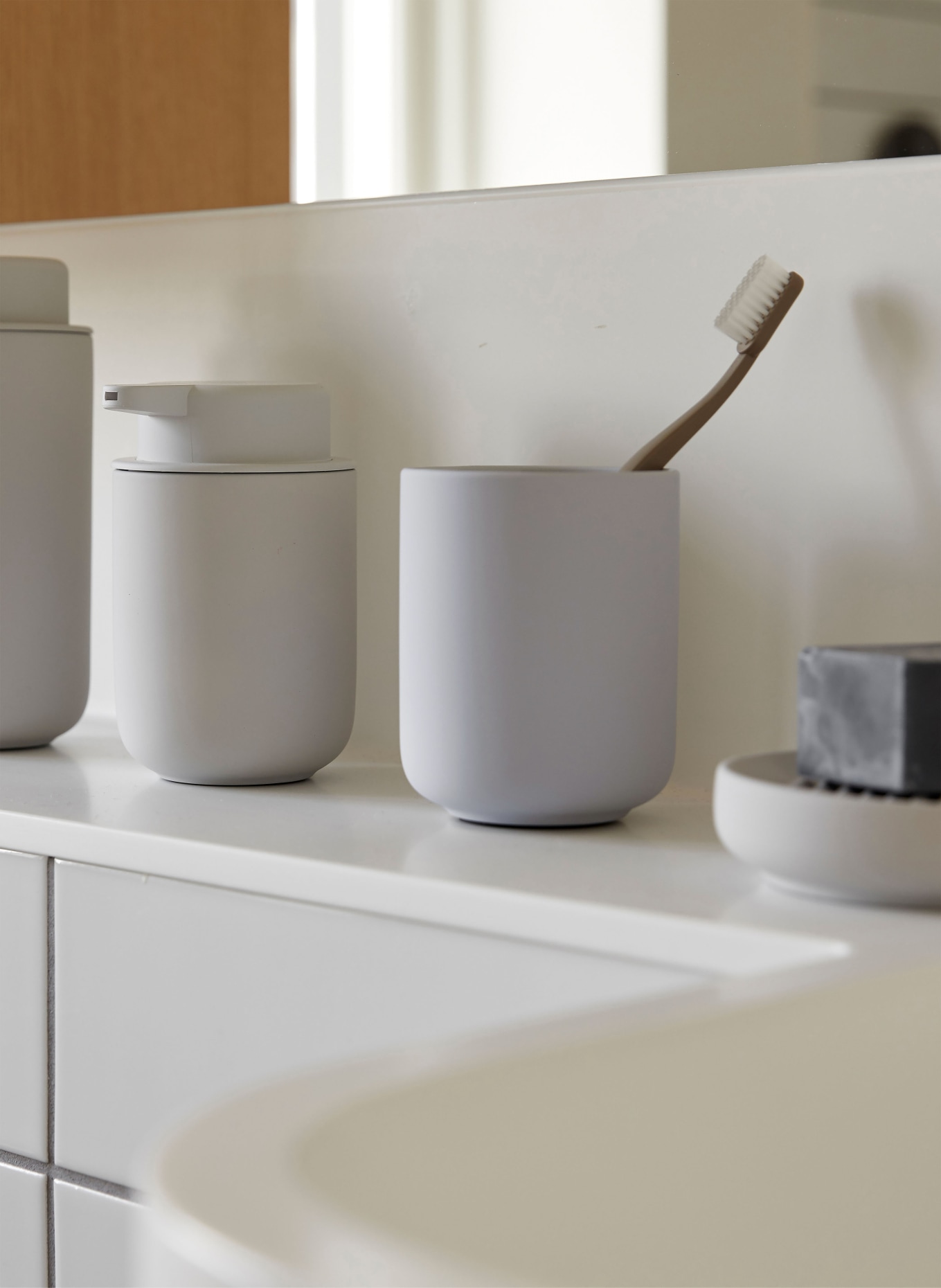 ZONE DENMARK Zahnputzbecher UME: GRAU