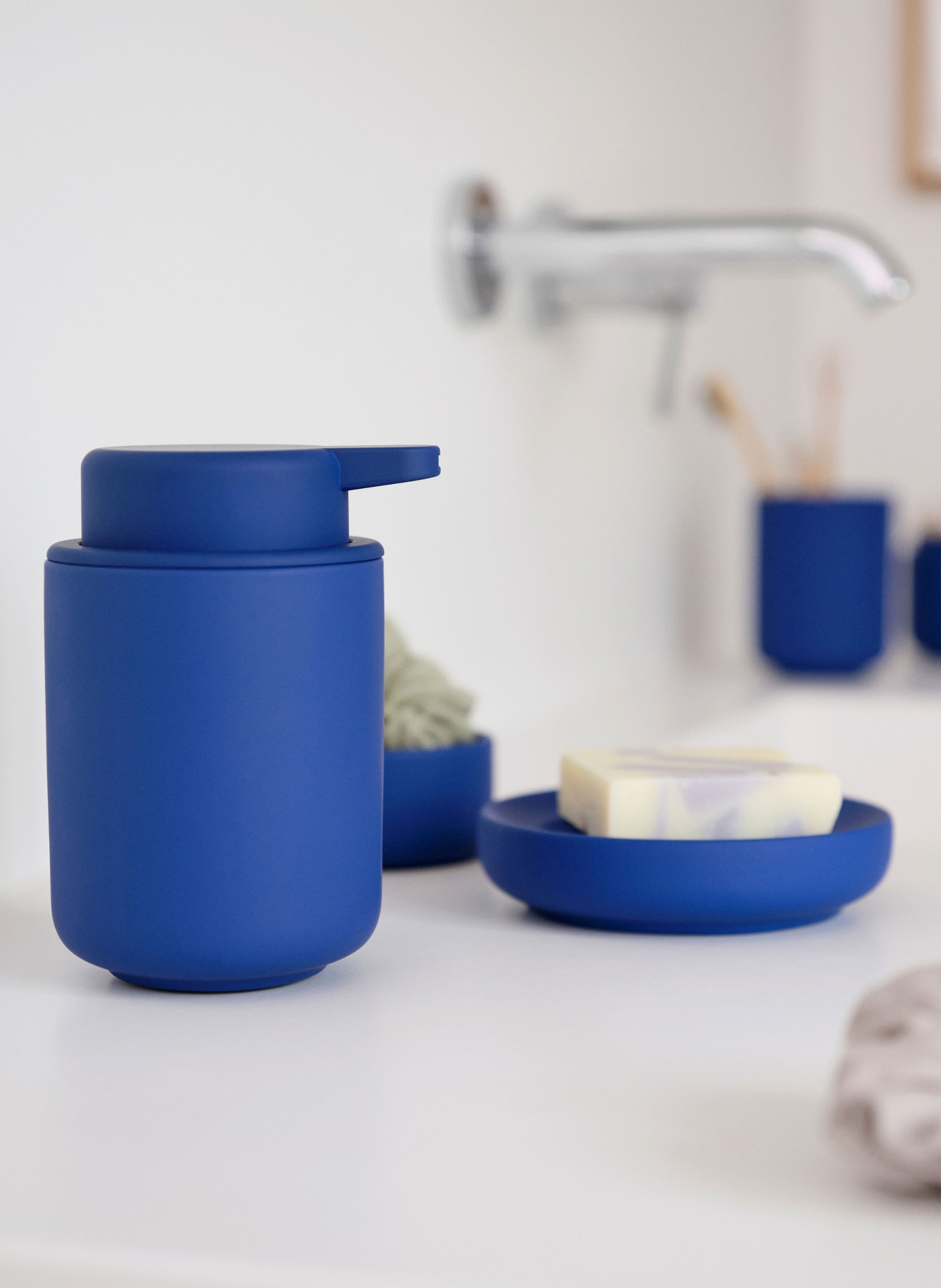 ZONE DENMARK Seifenspender UME: BLAU