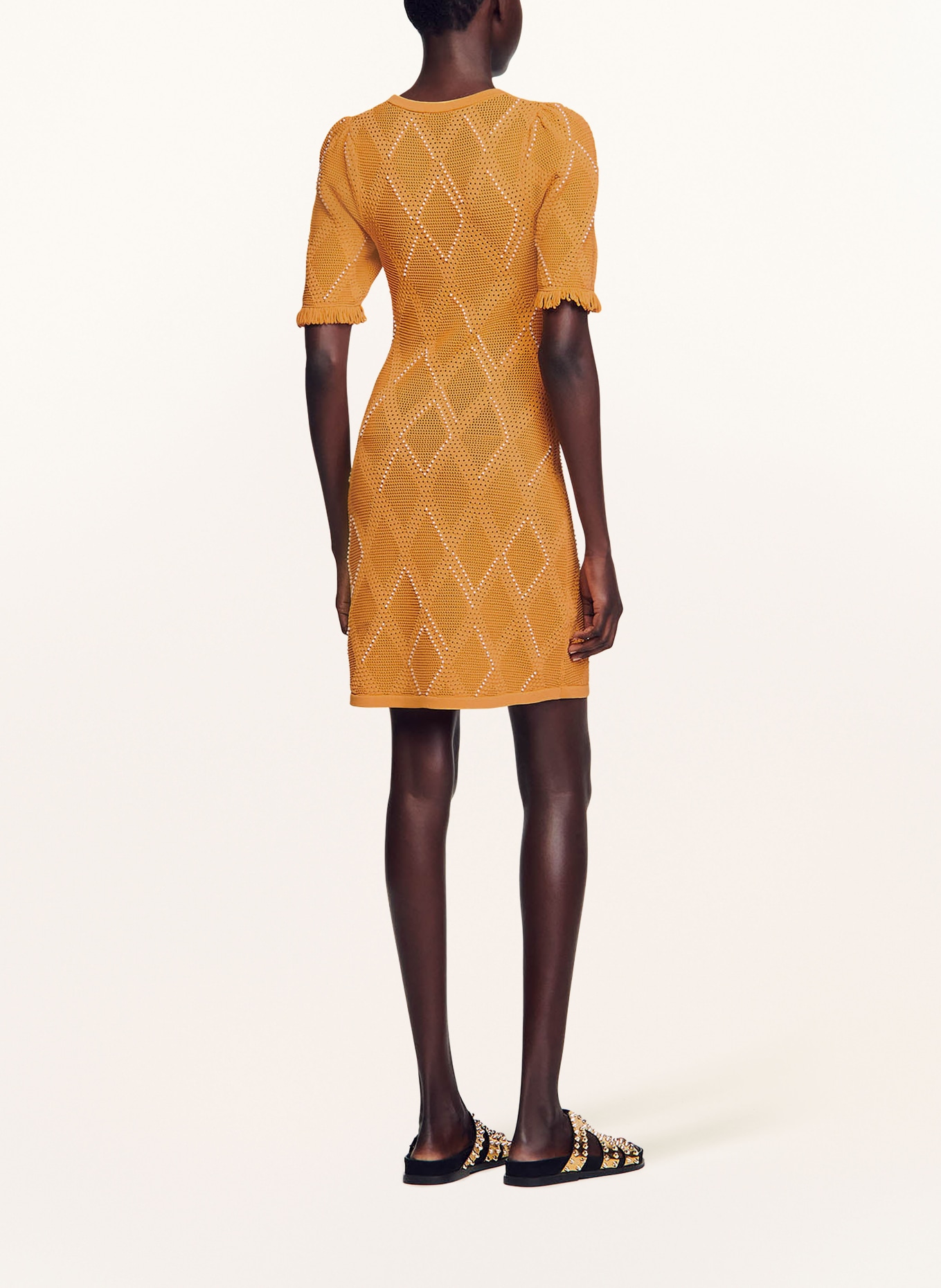 SANDRO Dzianinowa sukienka z ozdobnymi koralikami, Kolor: CIEMNOŻÓŁTY (Obrazek 3)