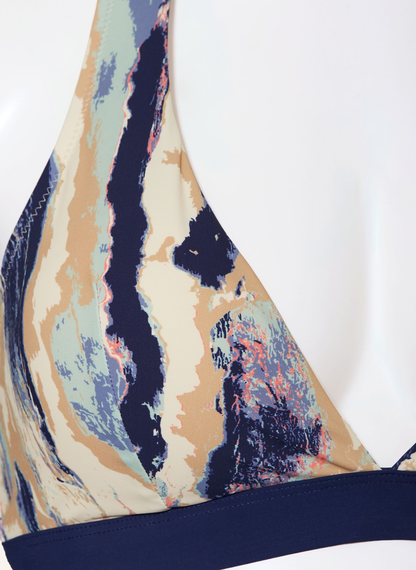 FEMILET Halter neck bikini top GRANADA, Color: CREAM/ DARK BLUE/ BEIGE (Image 4)