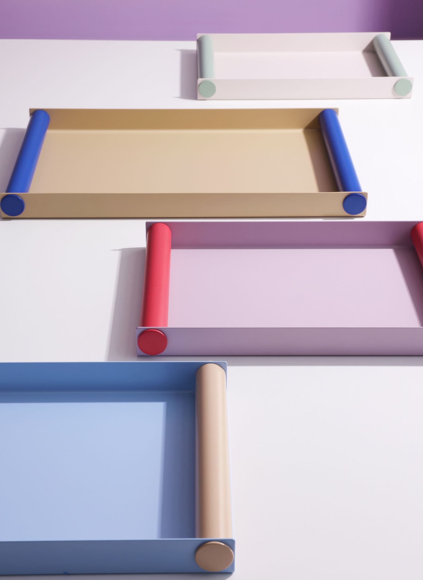 DESIGN LETTERS Tablett RAY LARGE, Farbe: HELLBRAUN/ BLAU (Bild 3)