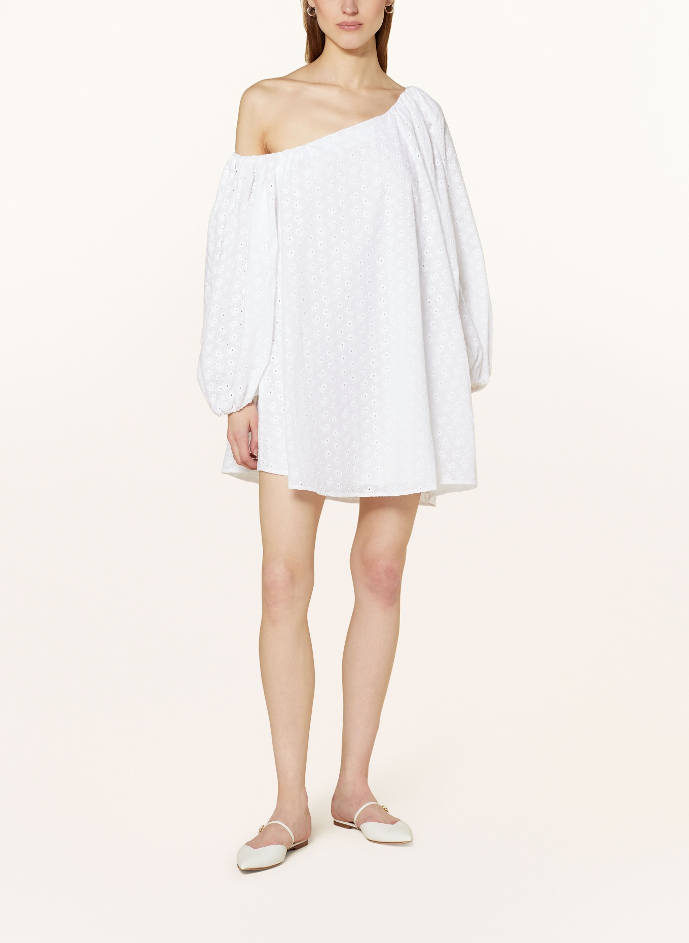 BERNADETTE One-Shoulder-Kleid RAQUEL aus Lochspitze, Farbe: WEISS (Bild 2)