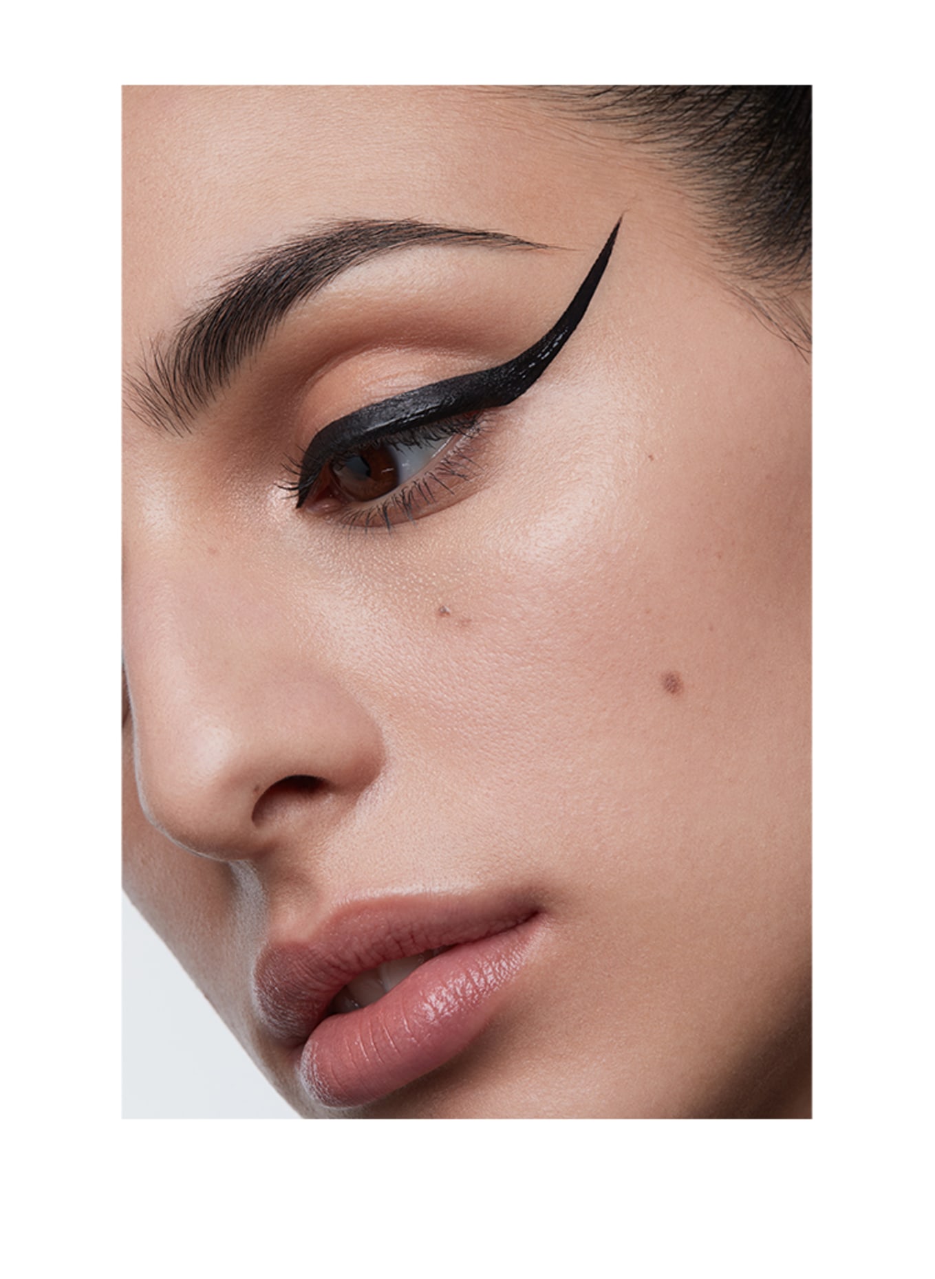 LONI BAUR EYELINER LIQUIDE: 12 PARIS BLACK