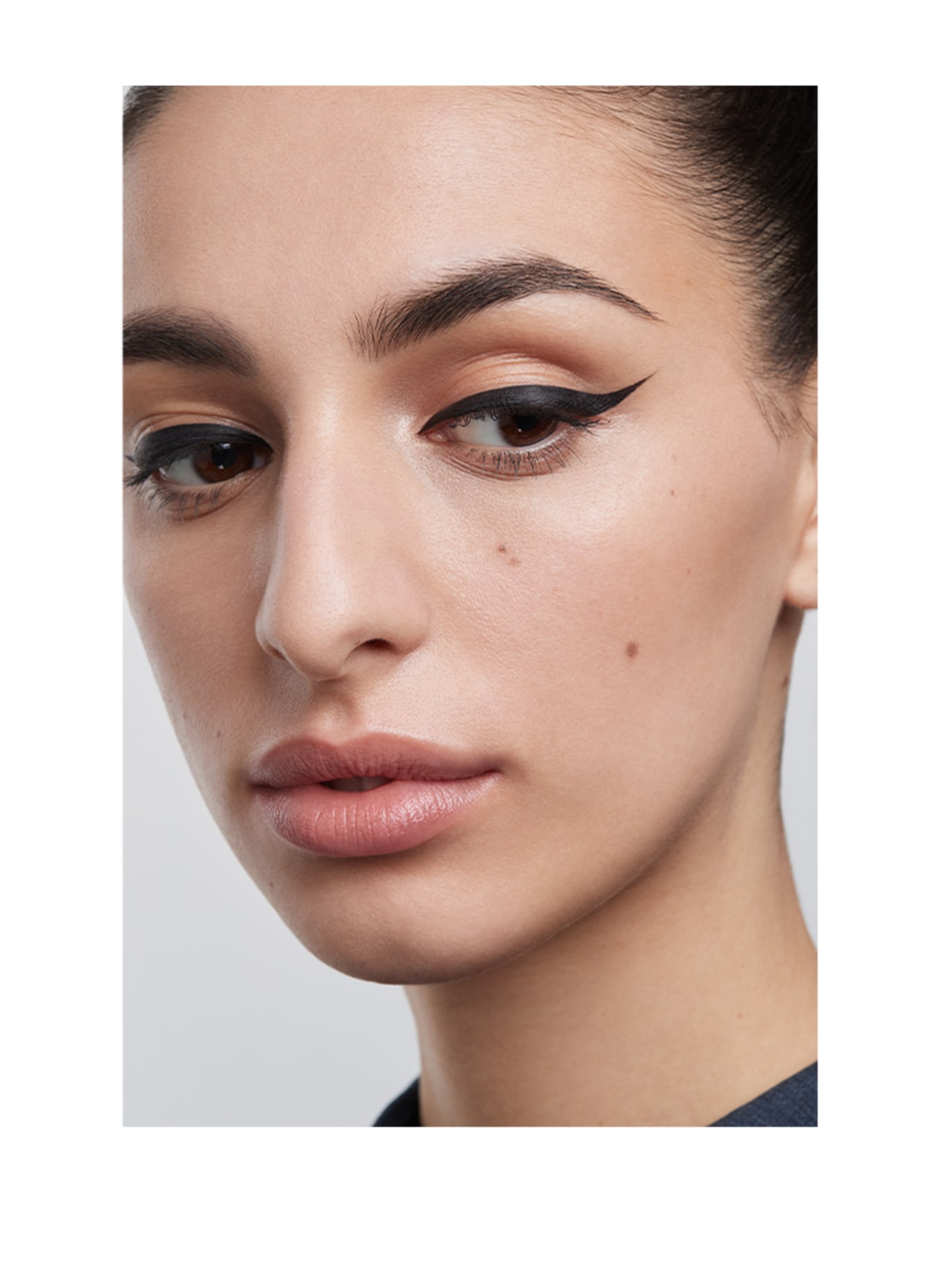 LONI BAUR EYELINER LIQUIDE: 12 PARIS BLACK