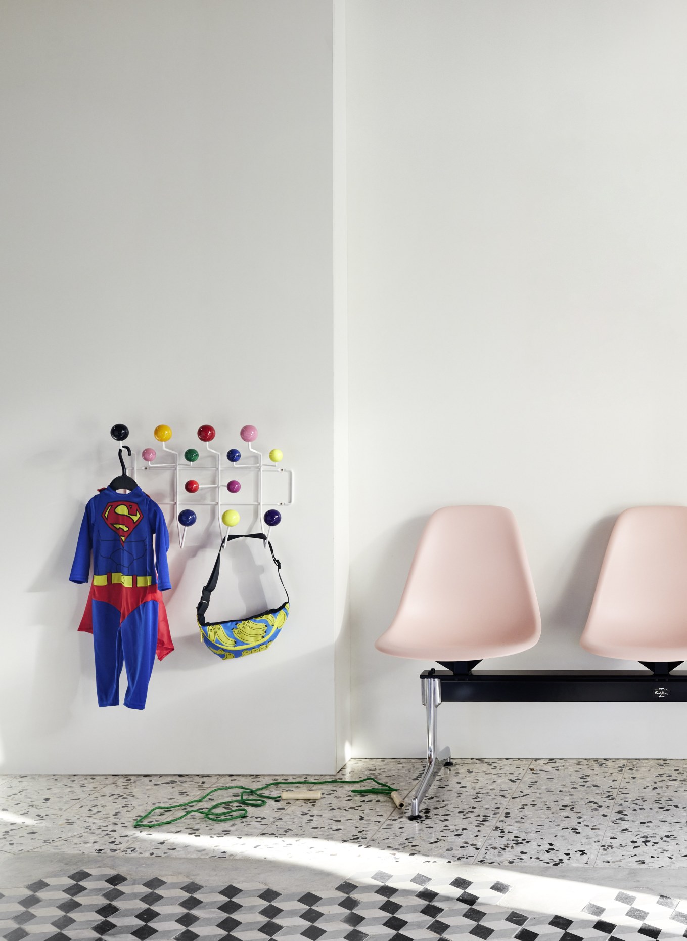 vitra Garderobe HANG IT ALL: WEISS / ROT / GELB