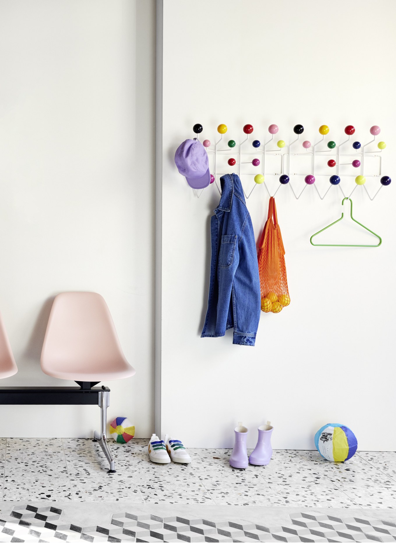 vitra Garderobe HANG IT ALL: WEISS / ROT / GELB