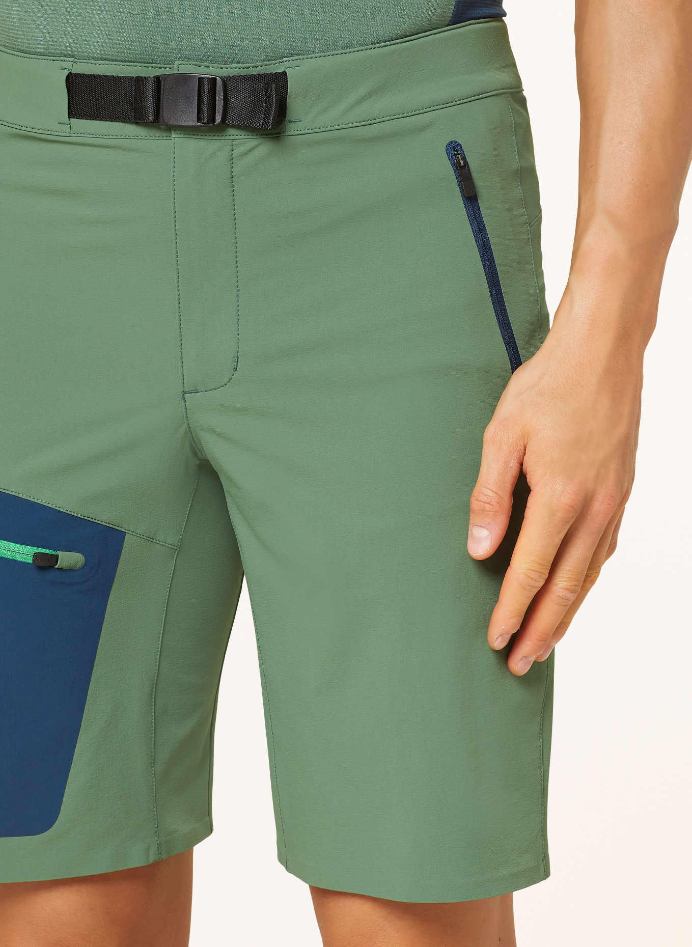 VAUDE Outdoor shorts BADILE, Color: GREEN/ DARK BLUE (Image 5)