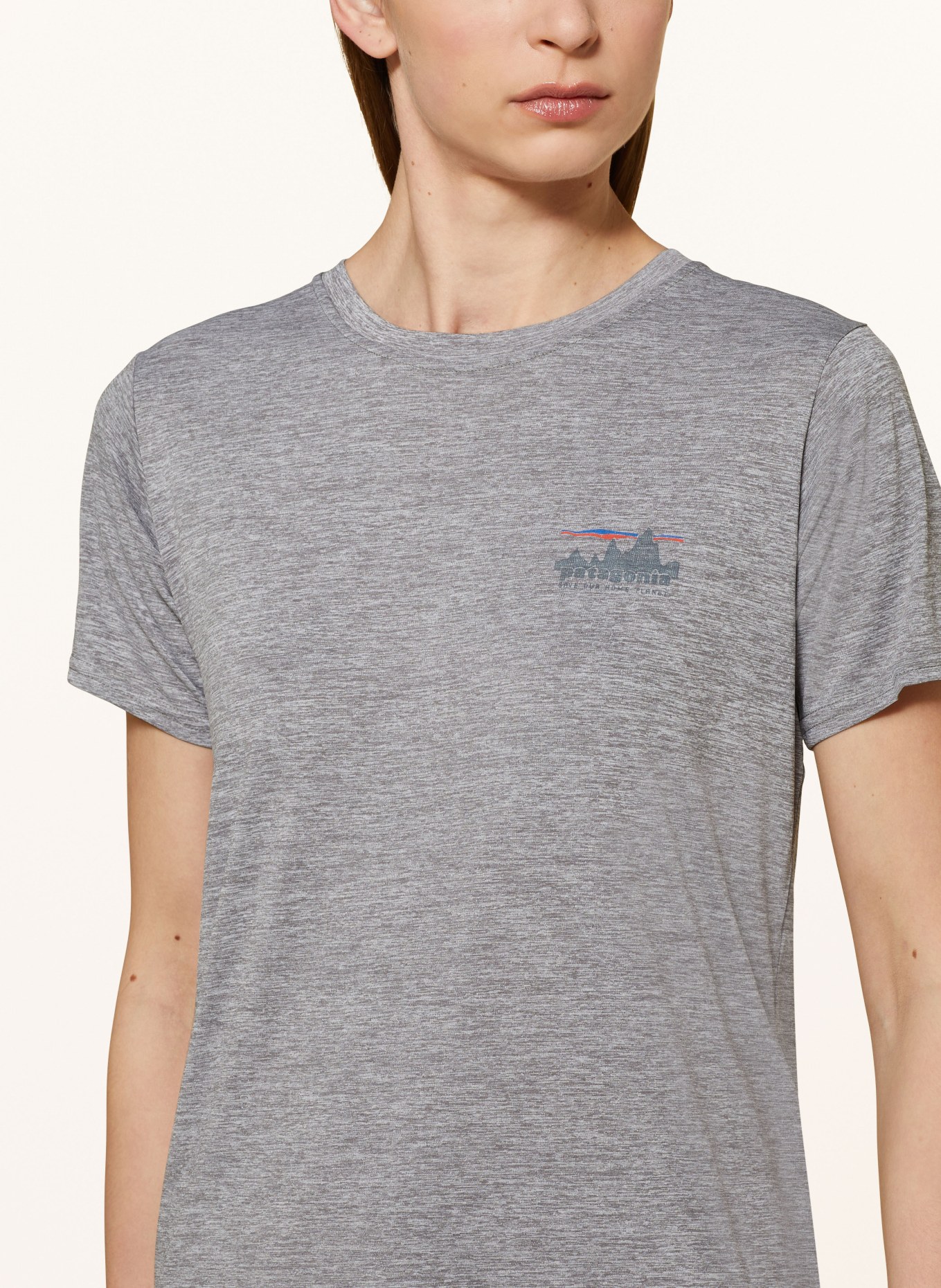 patagonia T-Shirt CAPILENE mit UV-Schutz 50+, Farbe: GRAU (Bild 4)