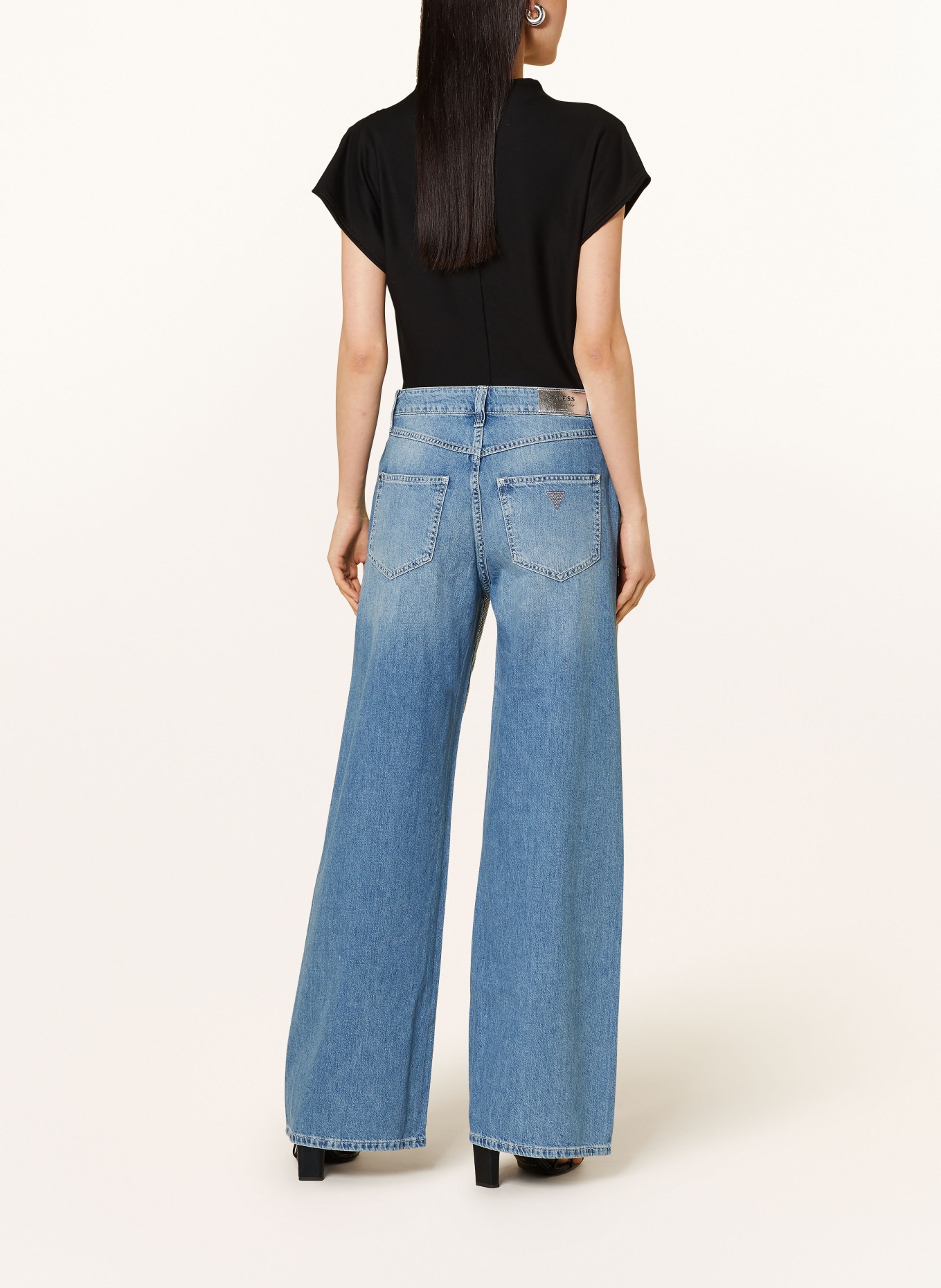 GUESS Straight Jeans BELLFLOWER mit Schmucksteinen, Farbe: RIC0 COCORICO (Bild 3)