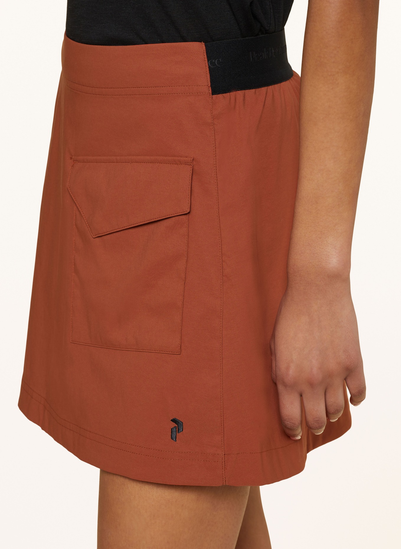 Peak Performance Outdoor skirt PLAYER POCKET, Color: COGNAC (Image 4)