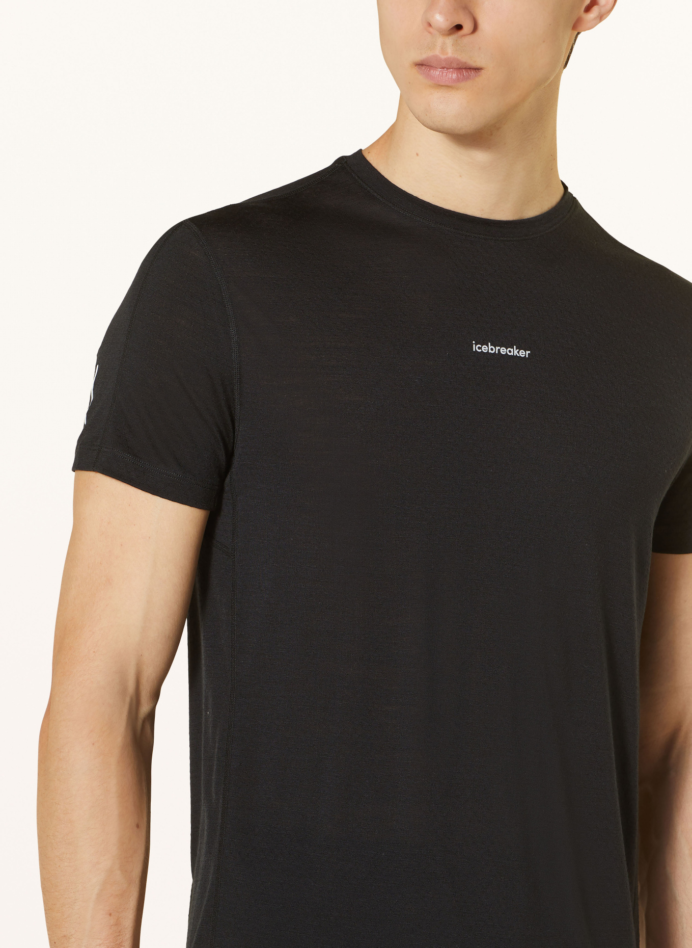 icebreaker T-shirt 125 COOL-LITE™ MERINO BLEND SPHERE III, Color: BLACK (Image 4)