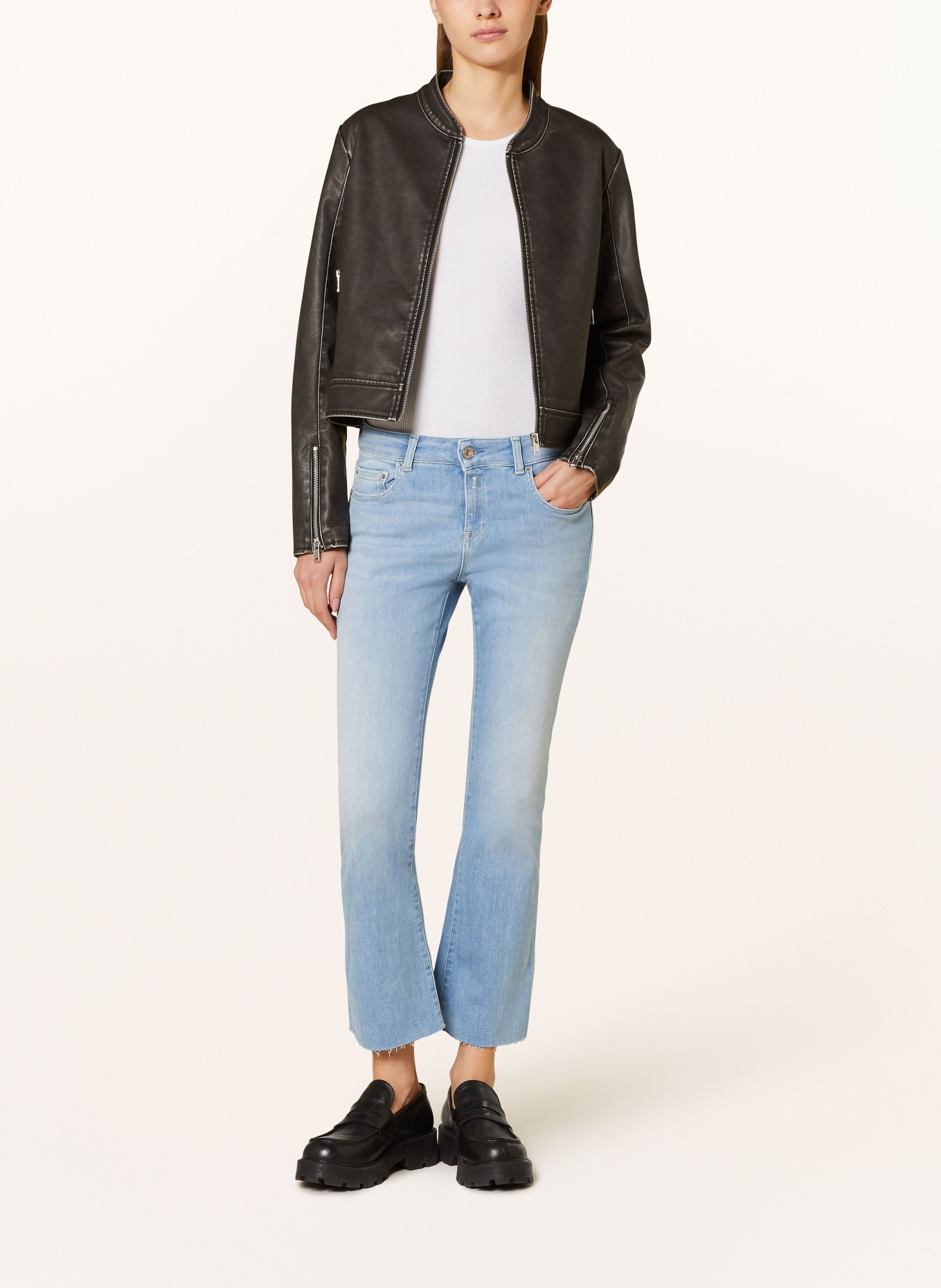 REPLAY Flared Jeans FAABY, Farbe: 010 LIGHT BLUE (Bild 2)