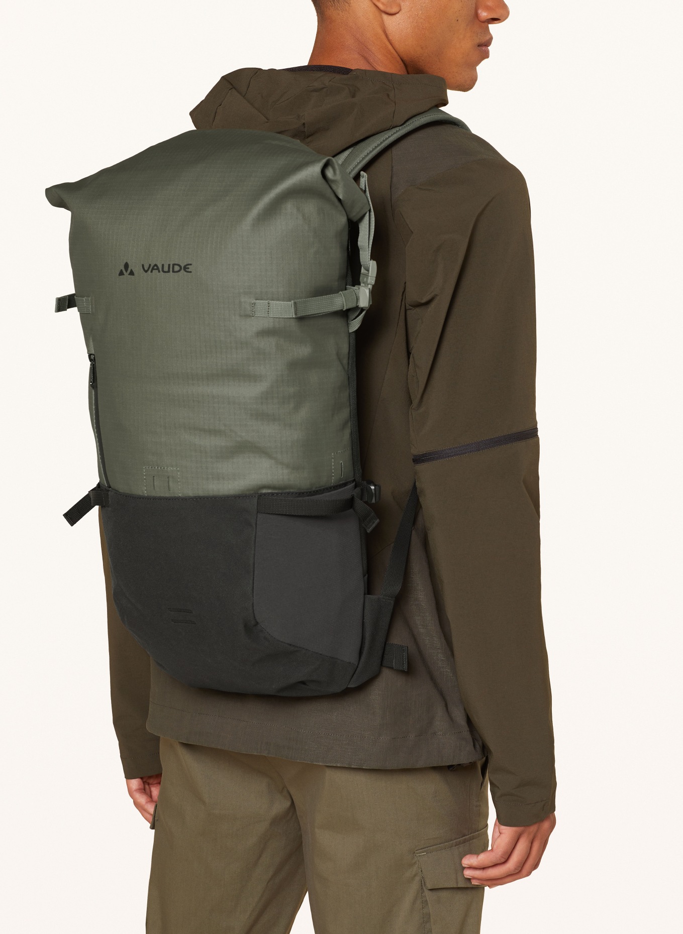 VAUDE Rucksack CITYGO II 23 l mit Laptop-Fach: KHAKI / SCHWARZ