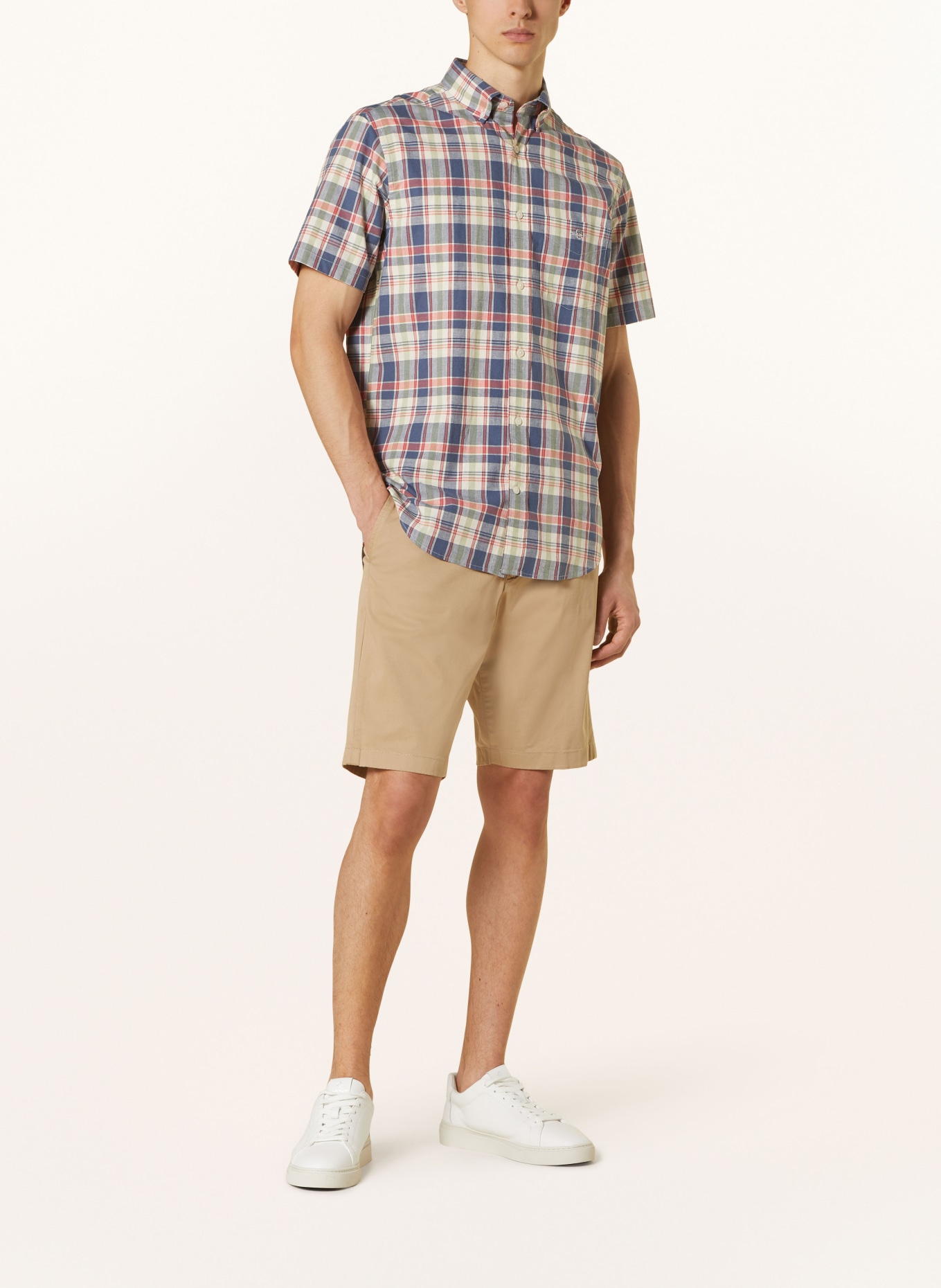 GANT Short sleeve shirt regular fit with linen, Color: DARK BLUE/ RED/ GREEN (Image 2)