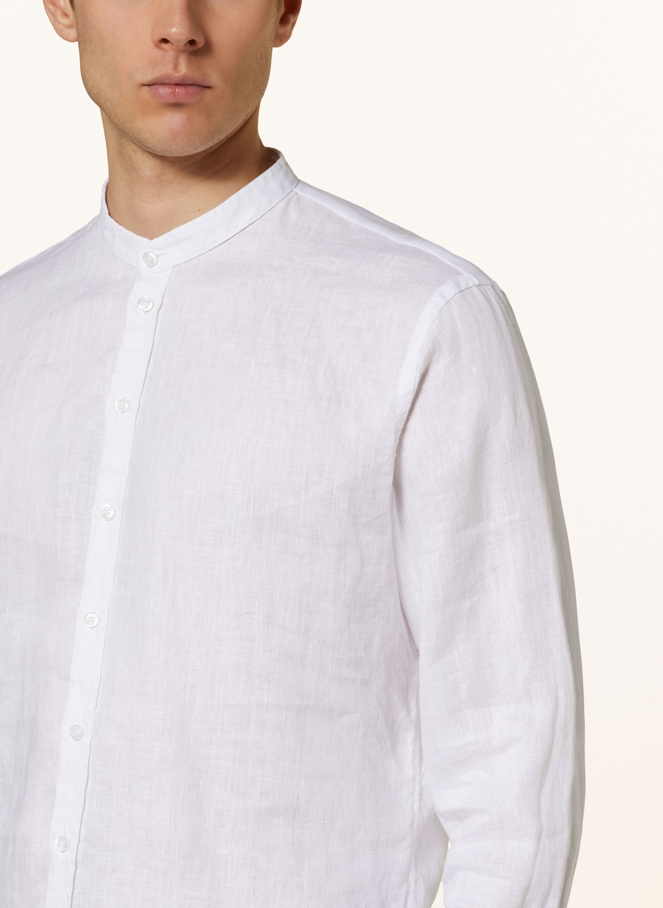 Q1 Manufaktur Linen shirt slim relaxed fit with stand-up collar, Color: WHITE (Image 4)