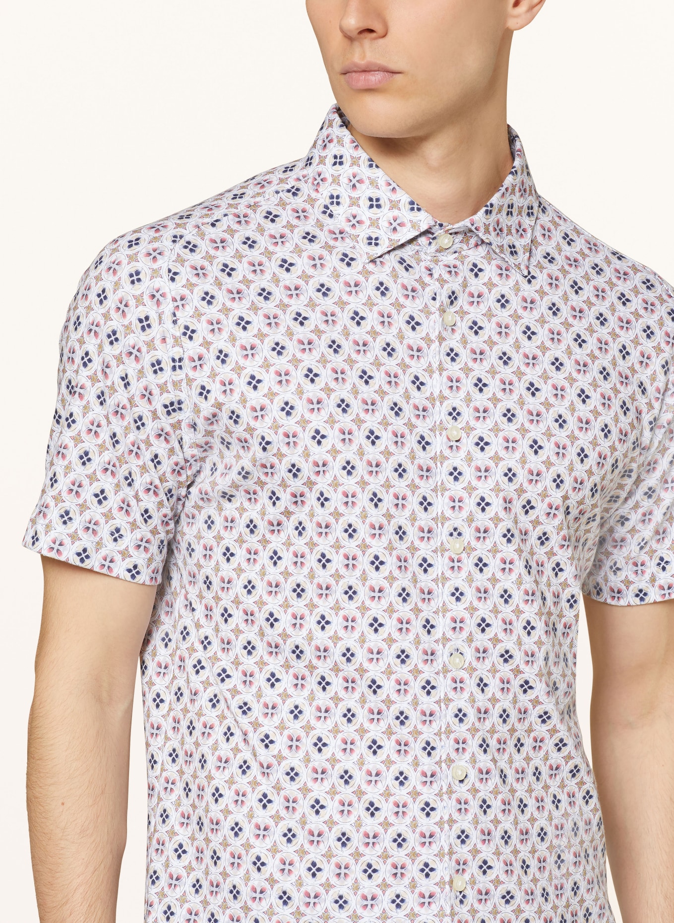 DESOTO Kurzarm-Hemd Slim Fit aus Jersey, Farbe: BEIGE/ ROT/ DUNKELBLAU (Bild 4)