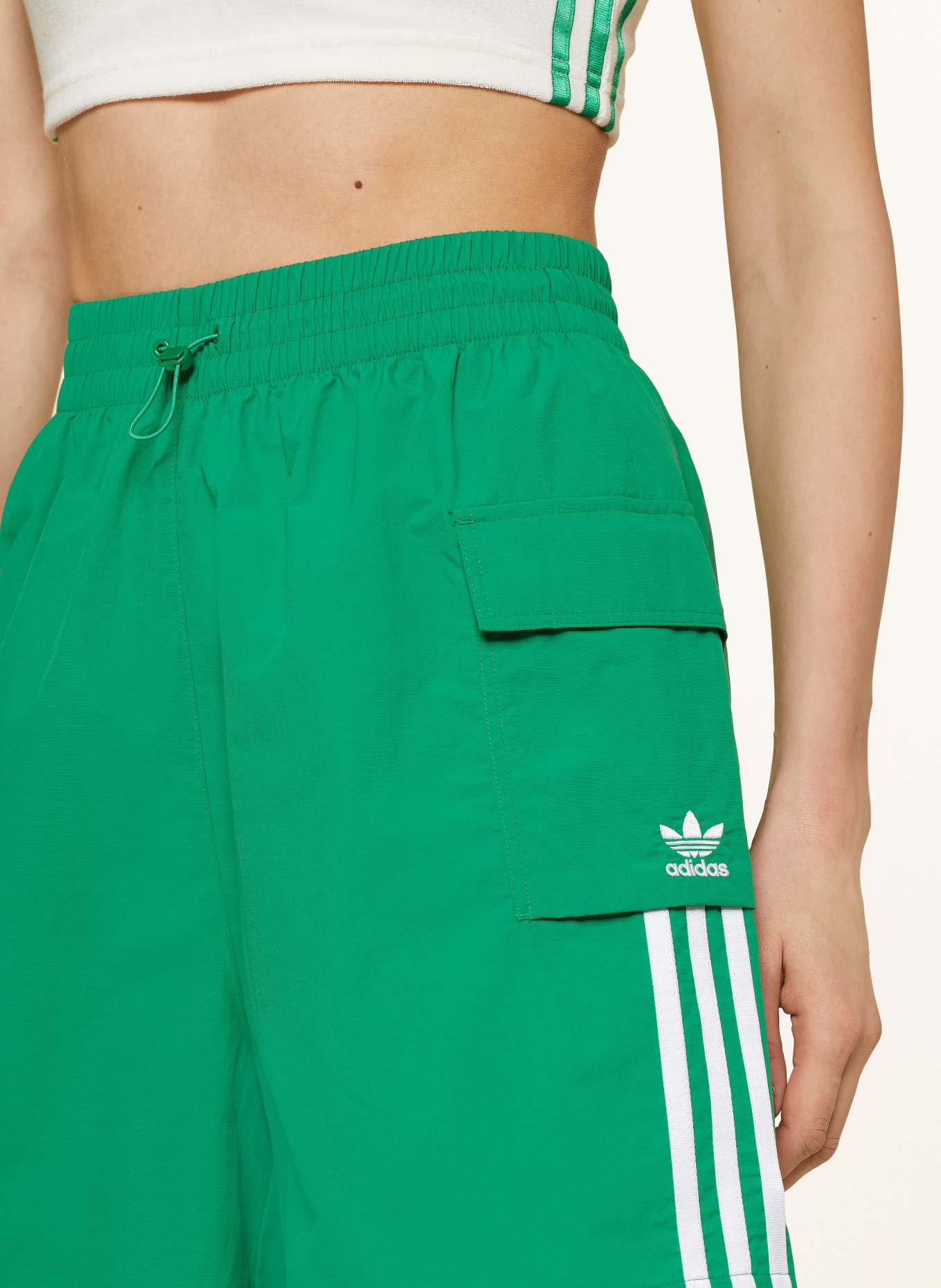 adidas Originals Cargo shorts ADICOLOR, Color: GREEN/ WHITE (Image 5)