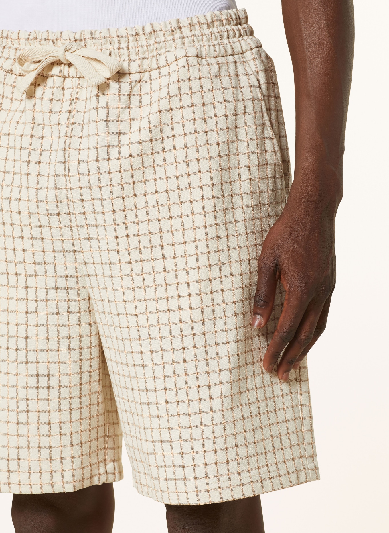 DRÔLE DE MONSIEUR Shorts, Color: ECRU/ BROWN (Image 5)