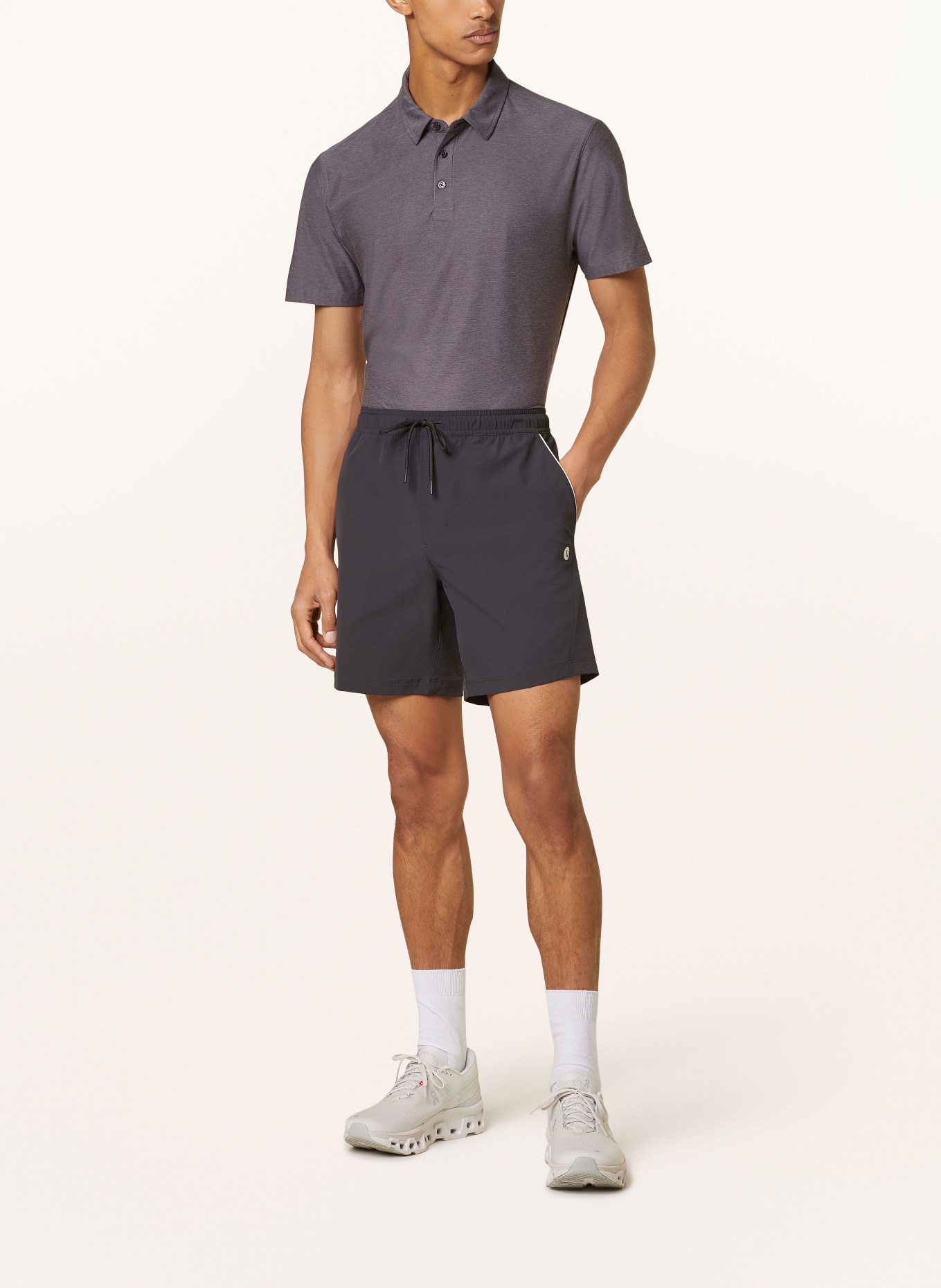 vuori Golf shorts CROSSCOURT, Color: BLACK (Image 2)