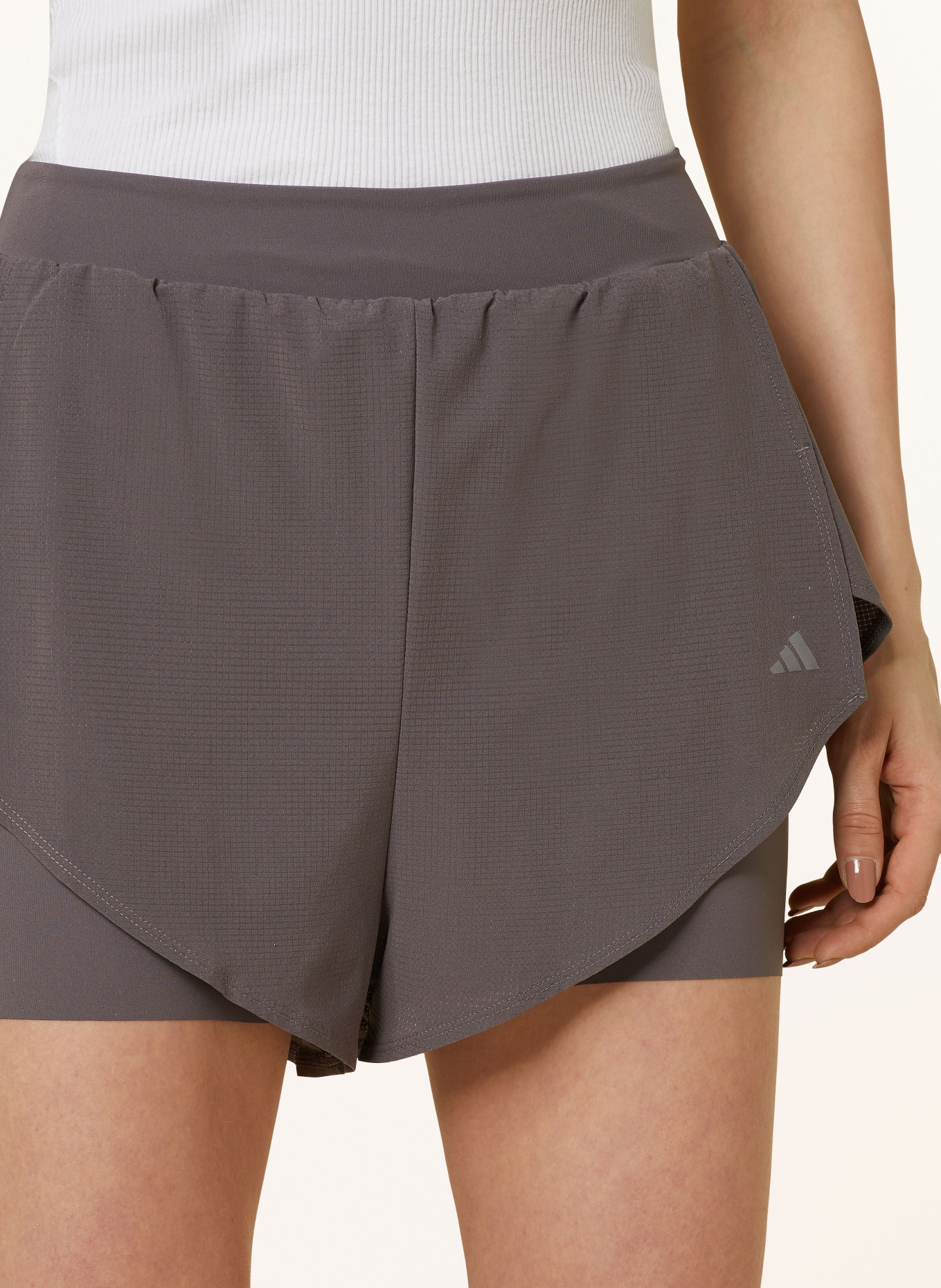 adidas 2-in-1-Trainingsshorts DESIGNED FOR TRAINING HEAT.RDY HIIT, Farbe: TAUPE (Bild 5)