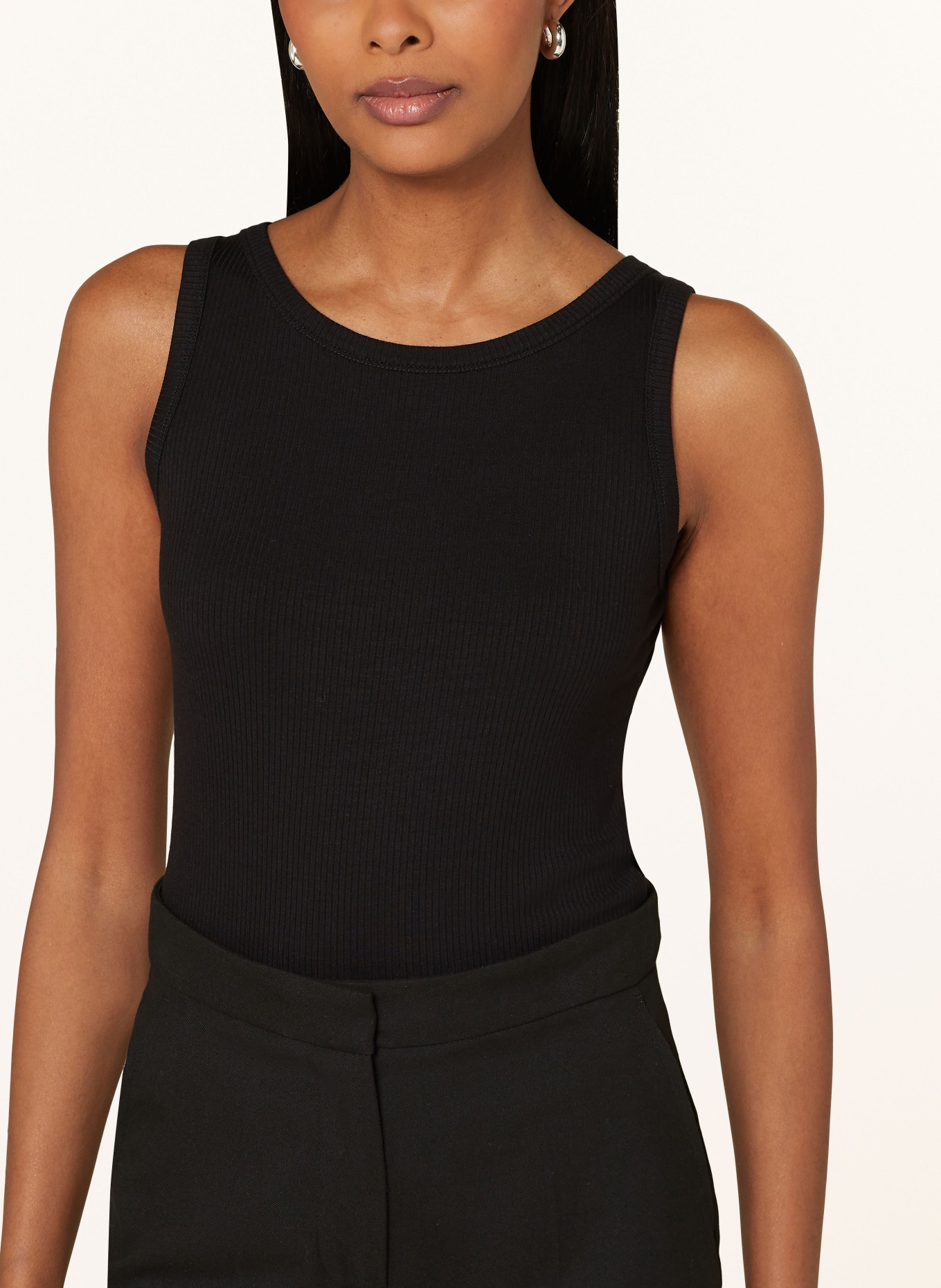 oui Top: SCHWARZ