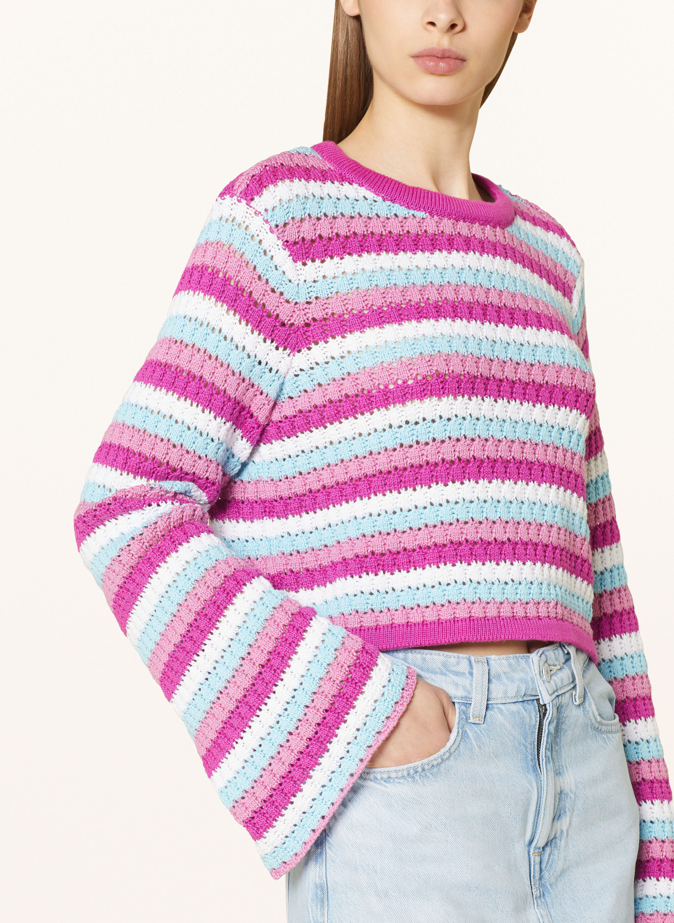 SOMETHINGNEW Krótki sweter SNRIHANNA, Kolor: FUKSJA/ TURKUSOWY/ BIAŁY (Obrazek 4)