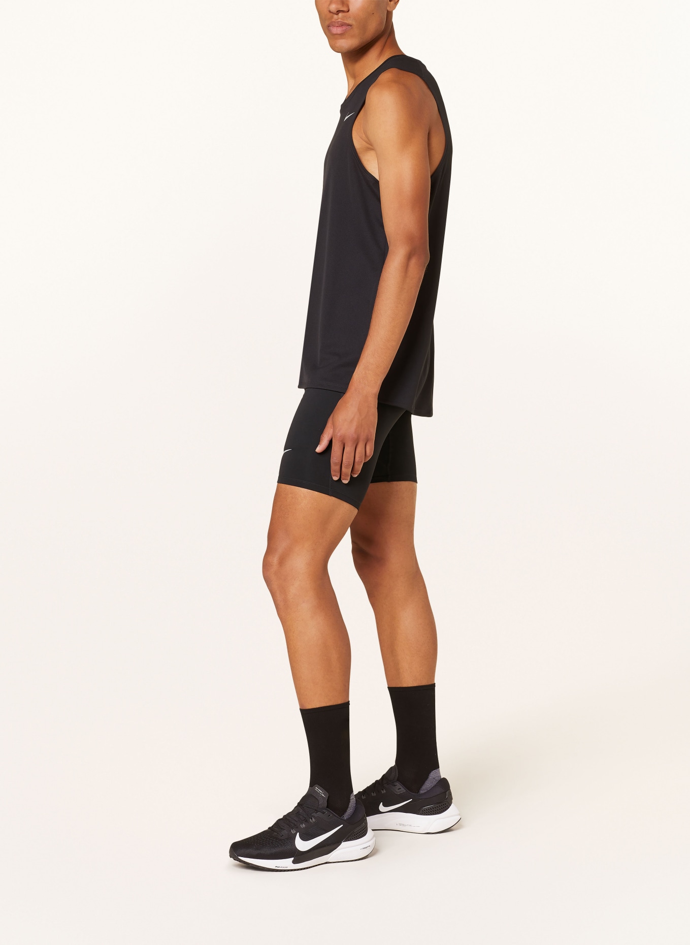 Nike Běžecké šortky 2v1 FAST, Barva: ČERNÁ (Obrázek 4)