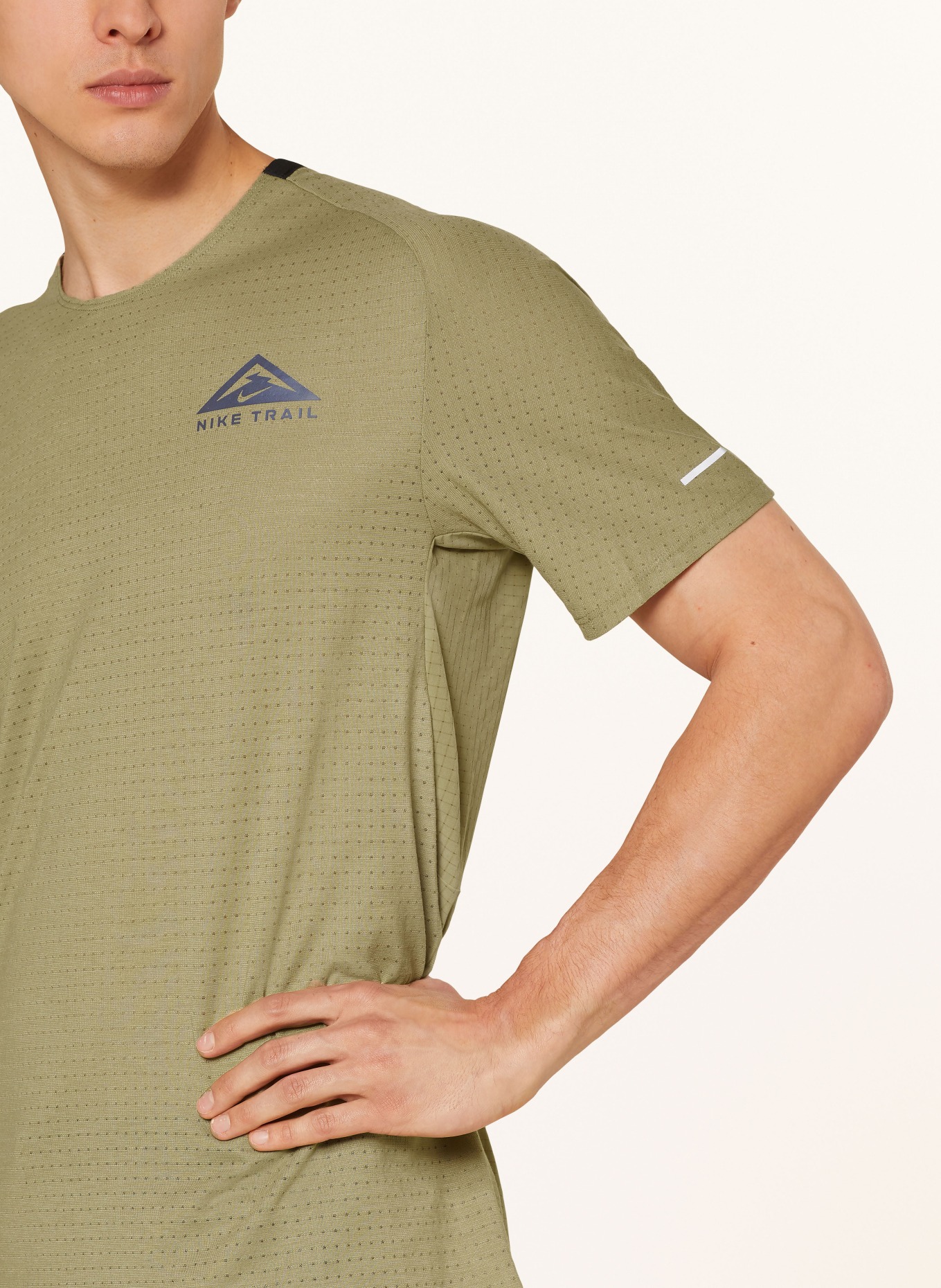 Nike Running shirt TRAIL SOLAR CHASE, Color: OLIVE (Image 4)