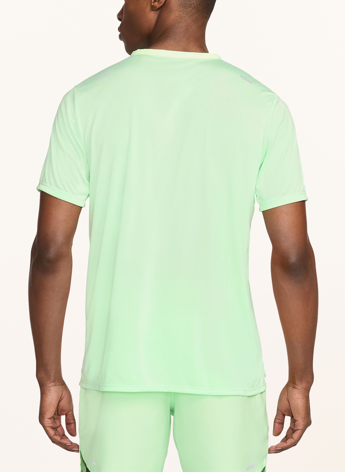 Nike Běžecké tričko RISE 365, Barva: SVĚTLE ZELENÁ (Obrázek 3)