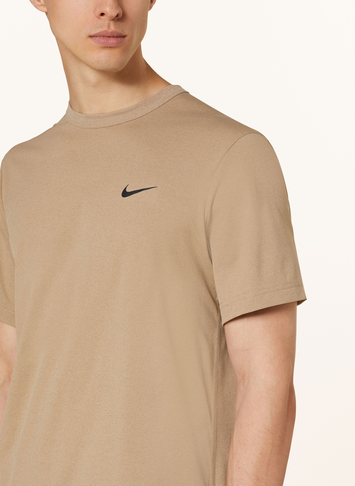 Nike T-shirt HYVERSE with UV protection, Color: KHAKI (Image 4)