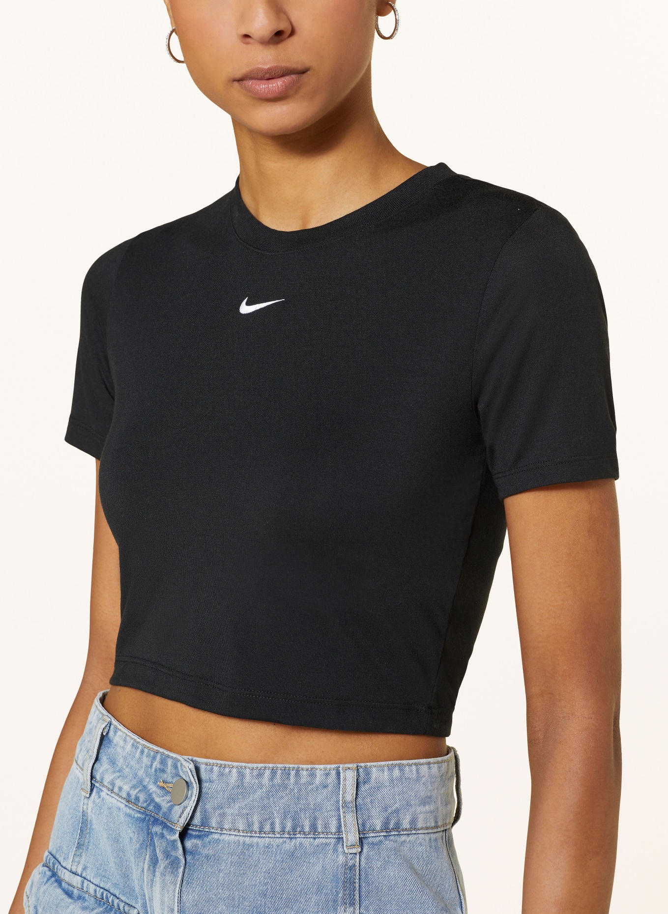 Nike Cropped tričko SPORTSWEAR ESSENTIAL, Barva: ČERNÁ (Obrázek 4)