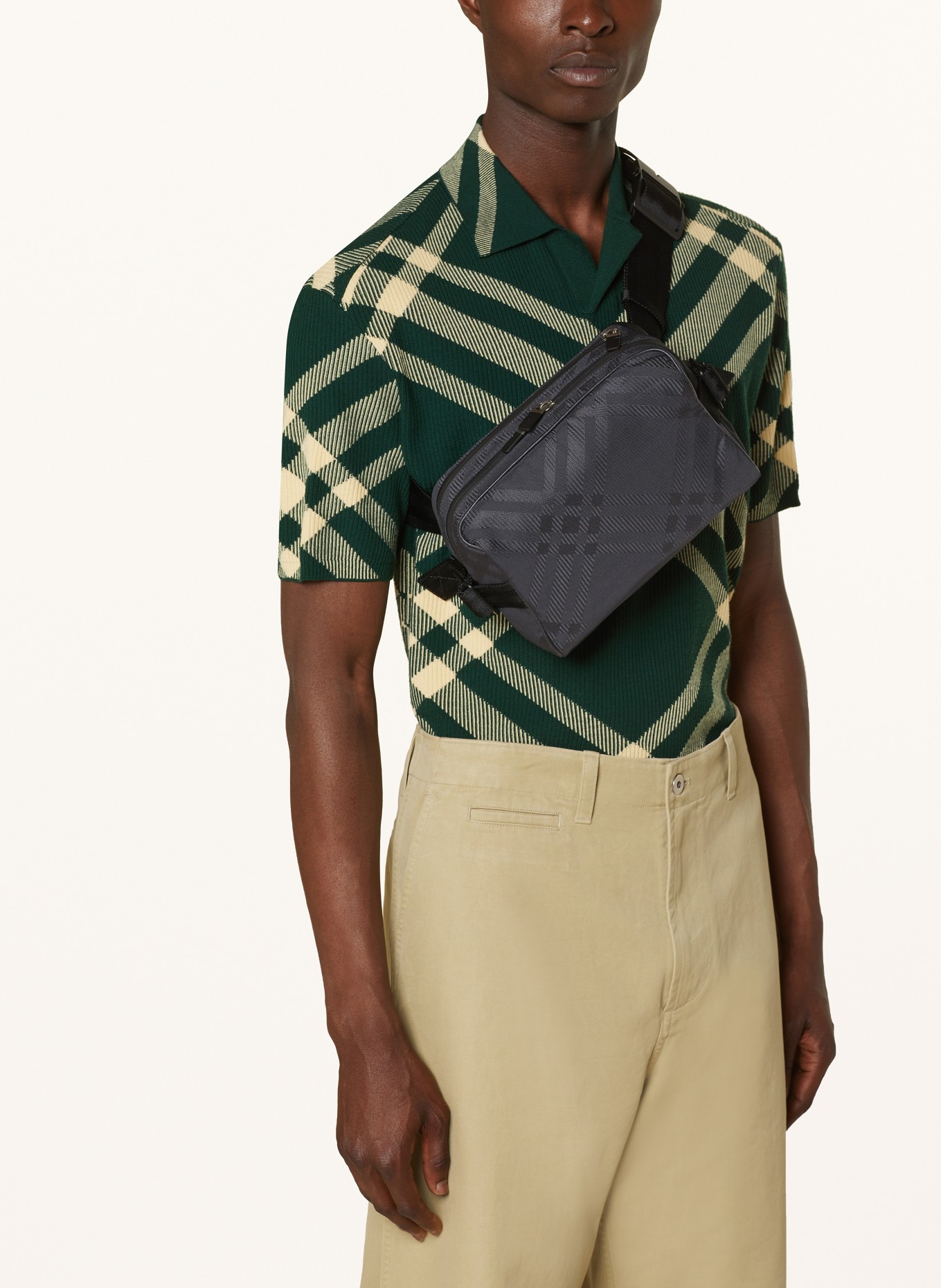 BURBERRY Waist bag, Color: BLACK (Image 4)